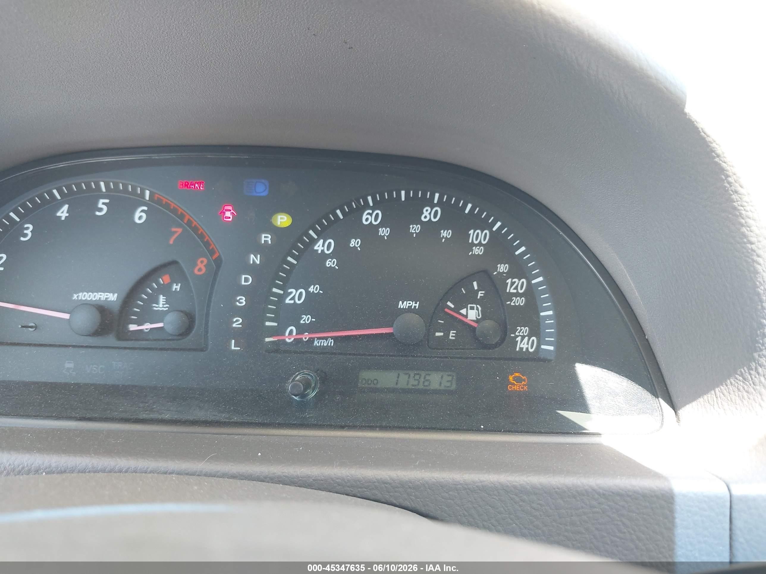 2003 Toyota Camry Le V6 Champagne vin: 4T1BF32K33U562524