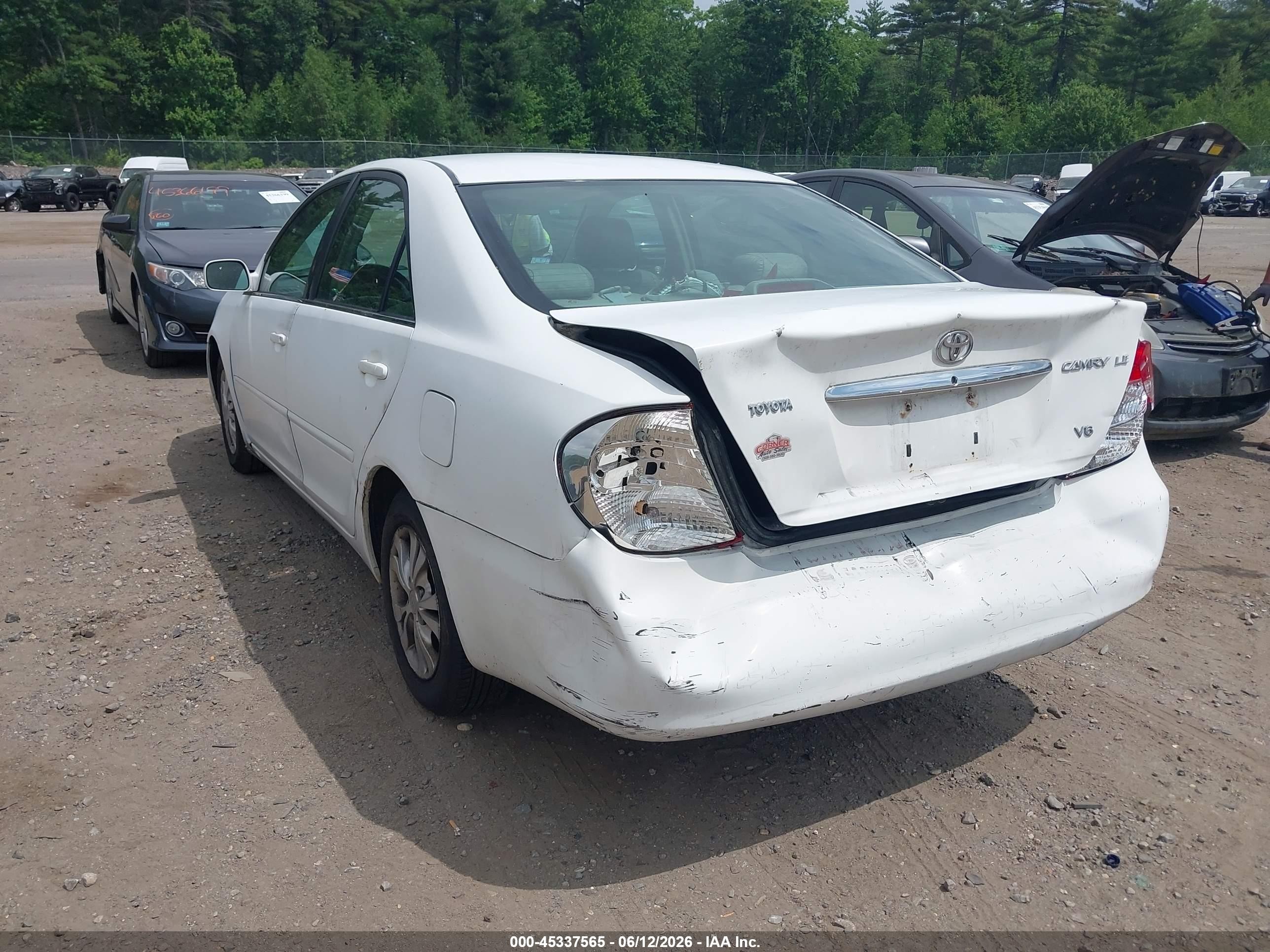 2004 Toyota Camry Le V6 White vin: 4T1BF32K34U063238