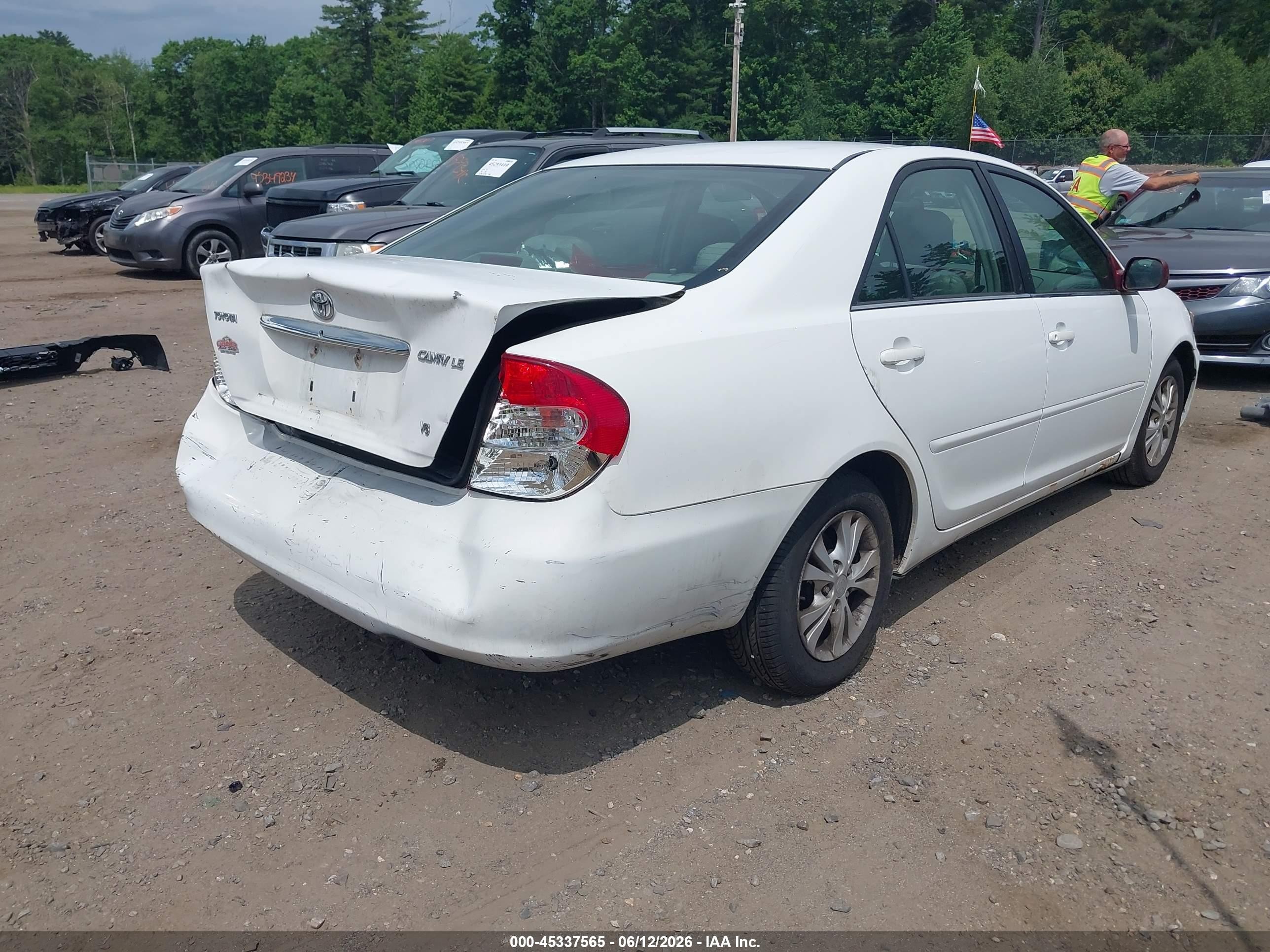 2004 Toyota Camry Le V6 White vin: 4T1BF32K34U063238