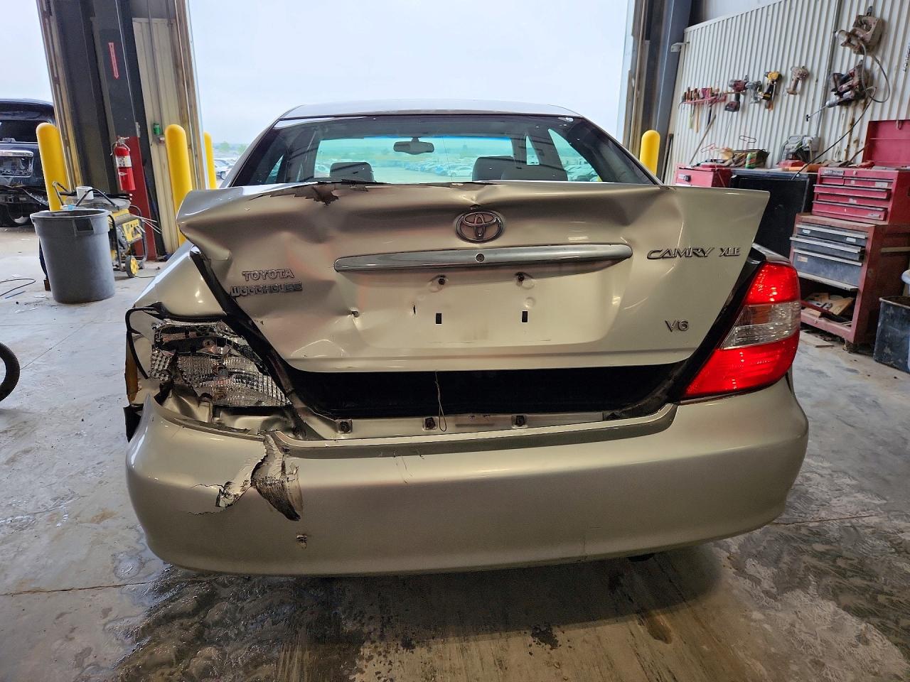 2004 Toyota Camry Xle V6 Silver vin: 4T1BF32K34U067970