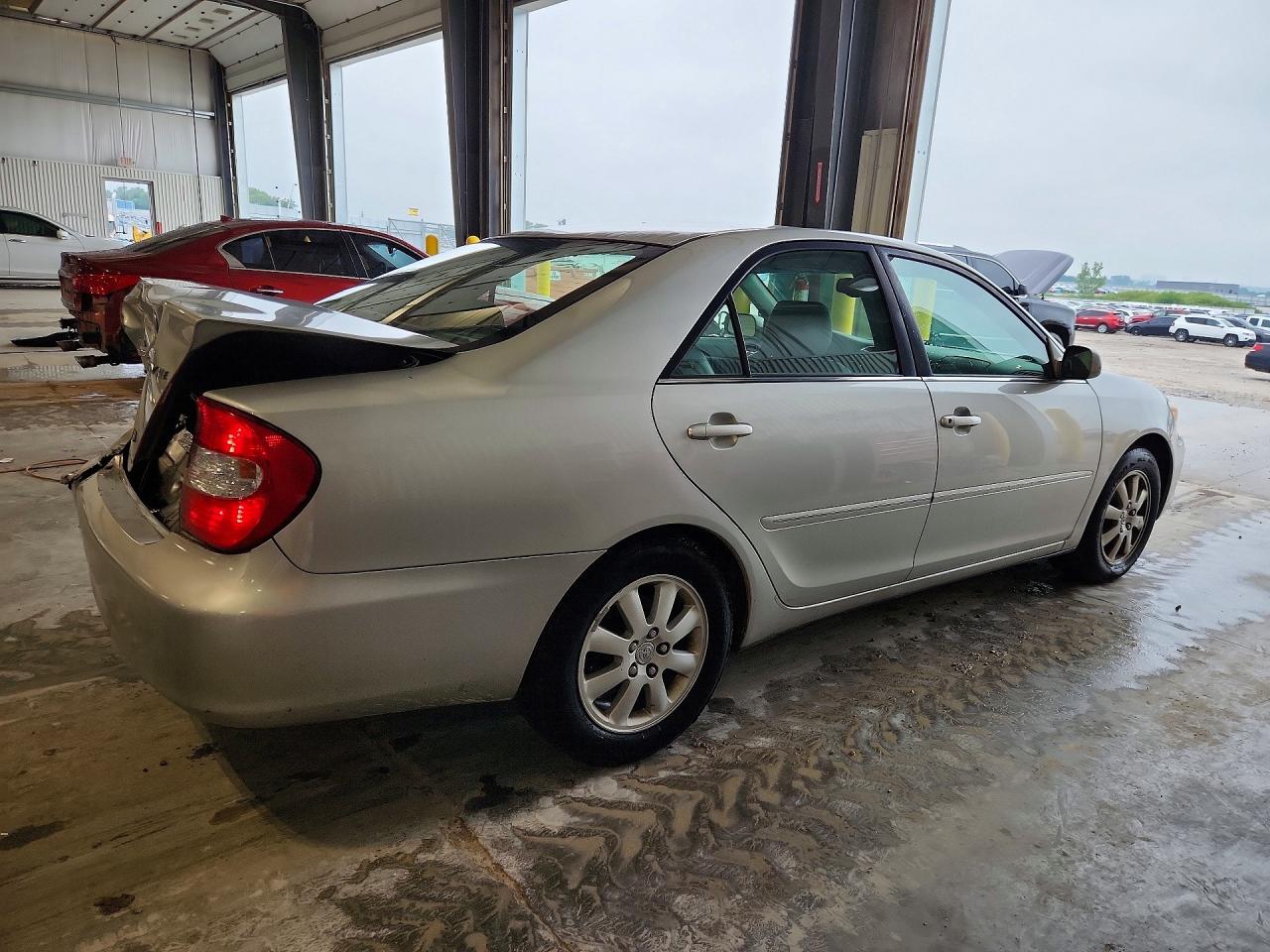 2004 Toyota Camry Xle V6 Silver vin: 4T1BF32K34U067970