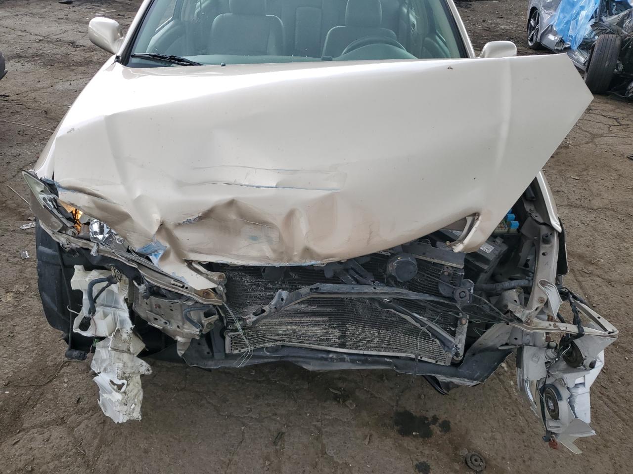 2004 Toyota 06 Bedlnr Gold vin: 4T1BF32K34U577056