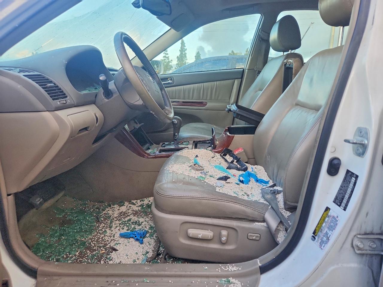 2005 Toyota Camry Xle V6 Белый vin: 4T1BF32K35U085063