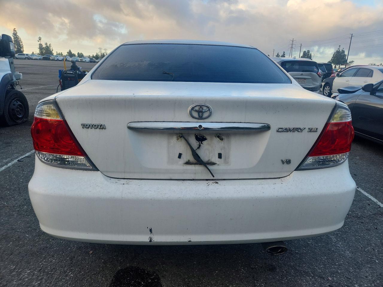 2005 Toyota Camry Xle V6 Белый vin: 4T1BF32K35U085063