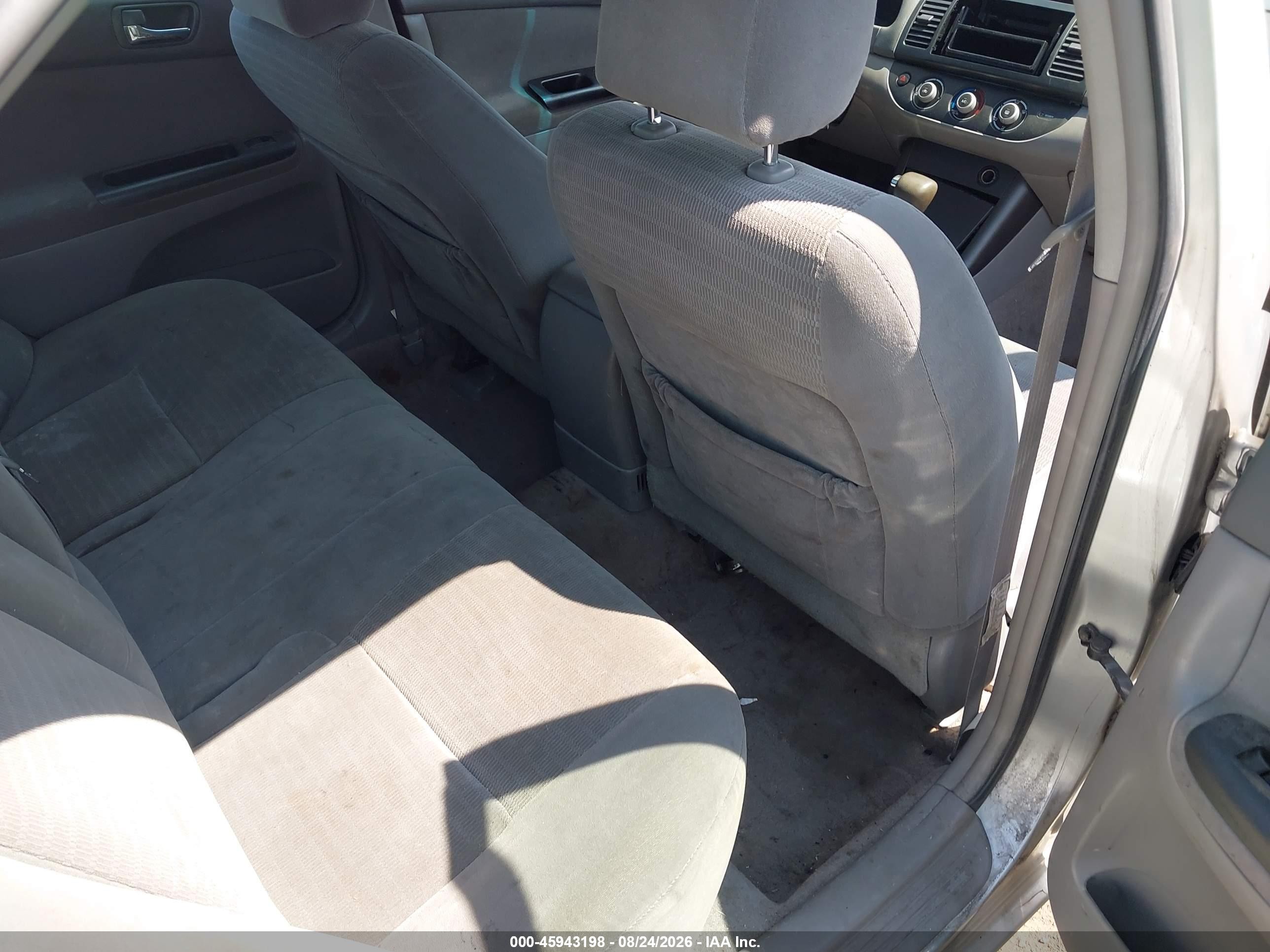 2005 Toyota Camry Le V6 Silver vin: 4T1BF32K35U105375