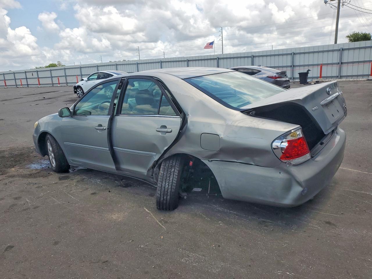 2005 Toyota Camry Xle V6 Silver vin: 4T1BF32K35U602121
