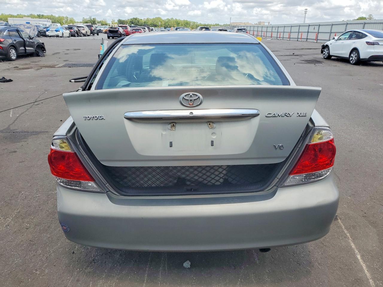 2005 Toyota Camry Xle V6 Silver vin: 4T1BF32K35U602121