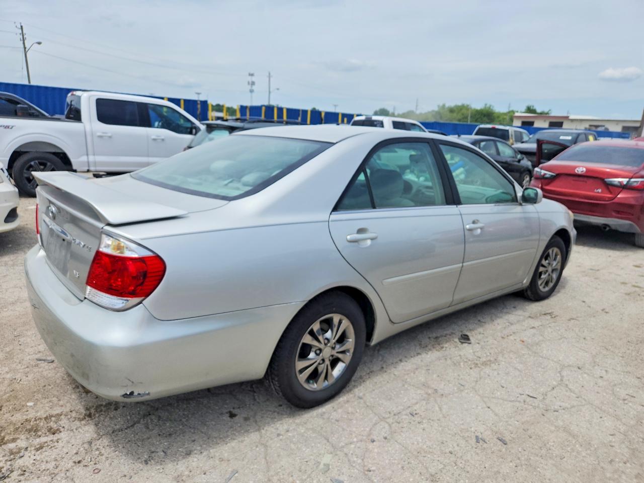 2005 Toyota Camry Le V6 Silver vin: 4T1BF32K35U614334