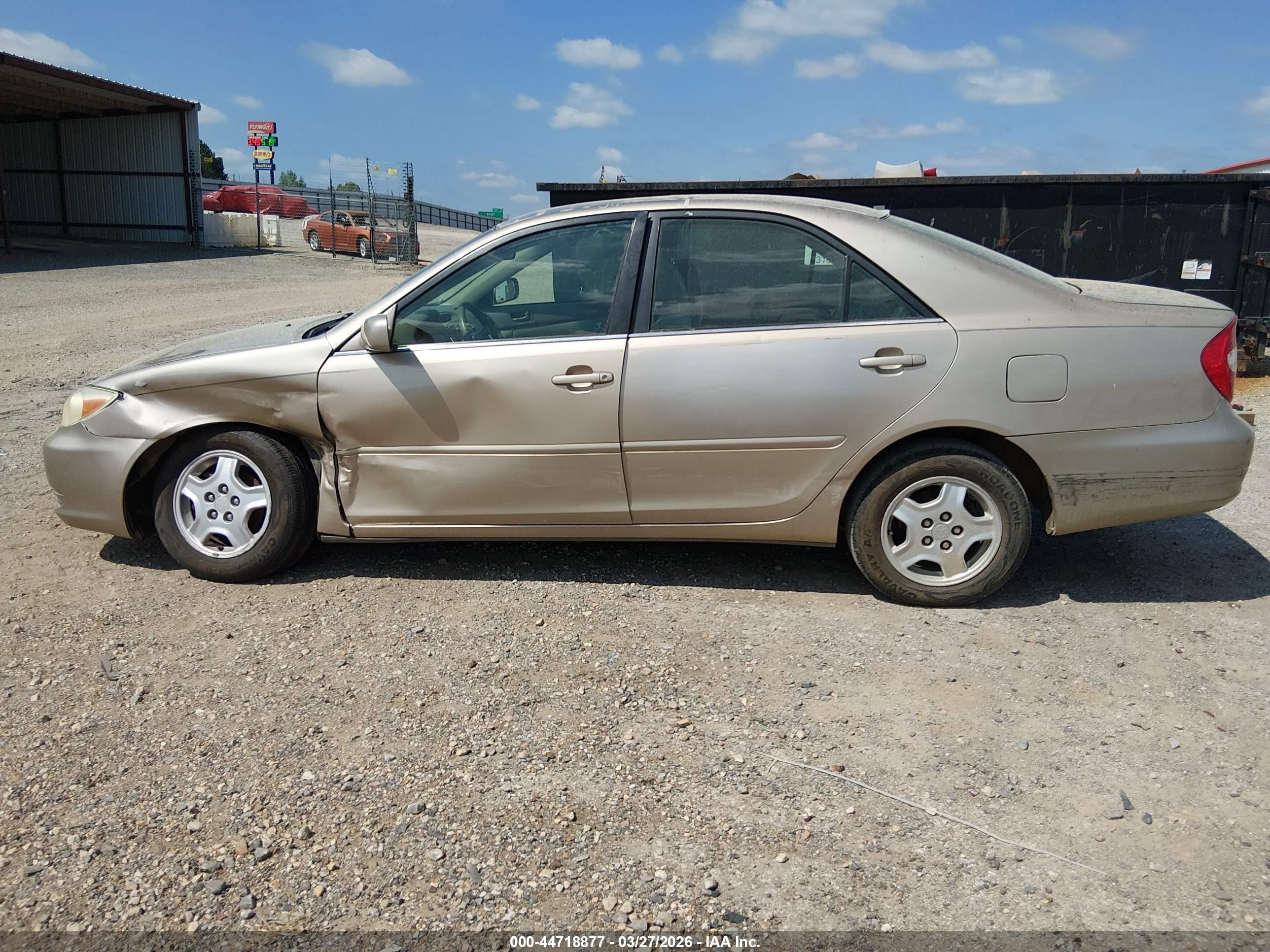 2003 Toyota Camry Le V6 Champagne vin: 4T1BF32K43U039738