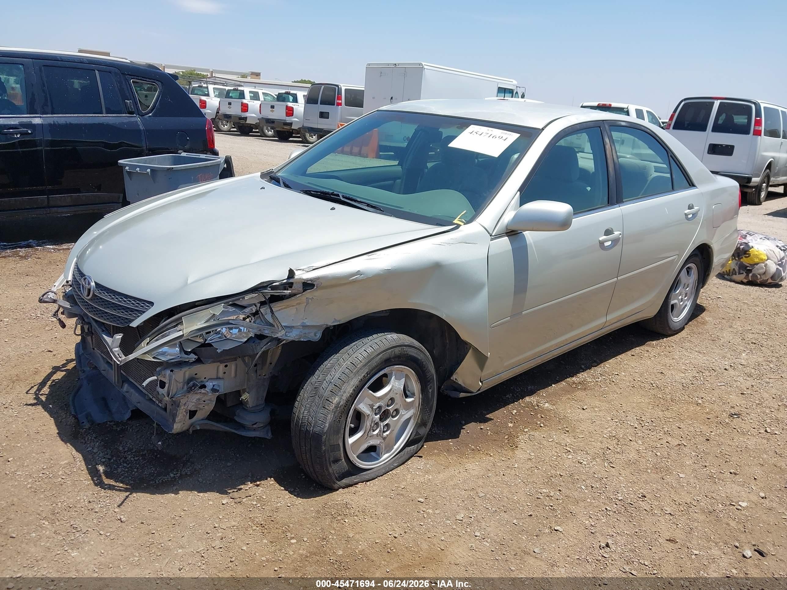2003 Toyota Camry Le V6 White vin: 4T1BF32K43U043580