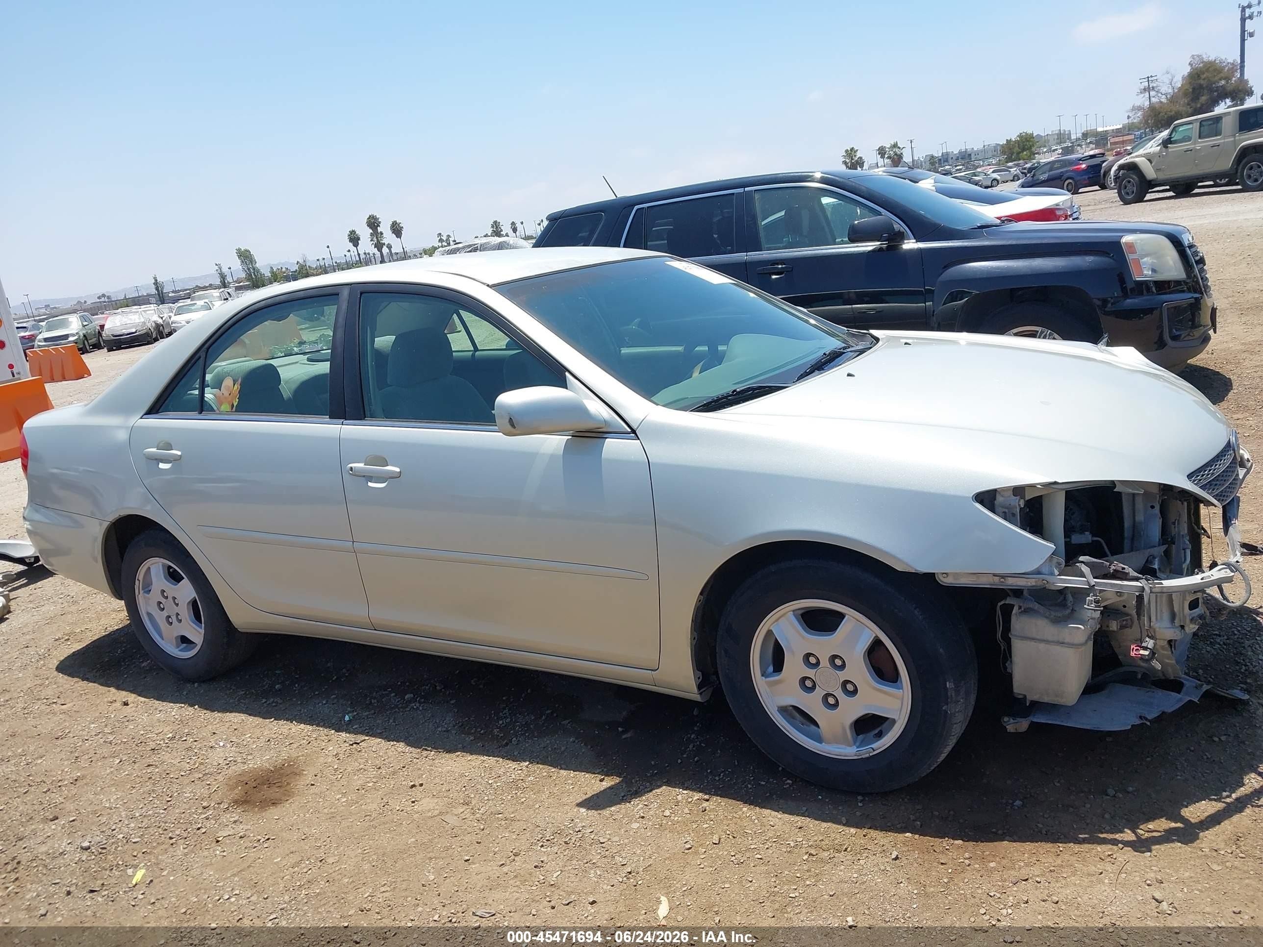 2003 Toyota Camry Le V6 White vin: 4T1BF32K43U043580