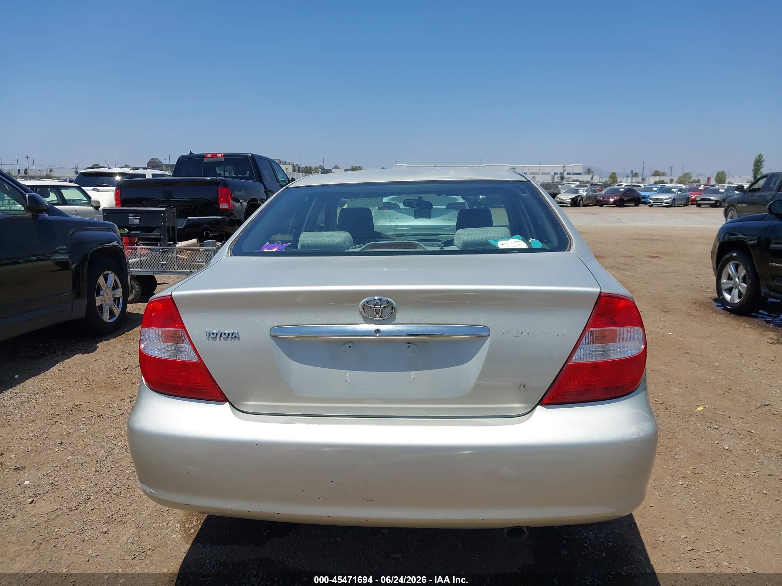 2003 Toyota Camry Le V6 White vin: 4T1BF32K43U043580