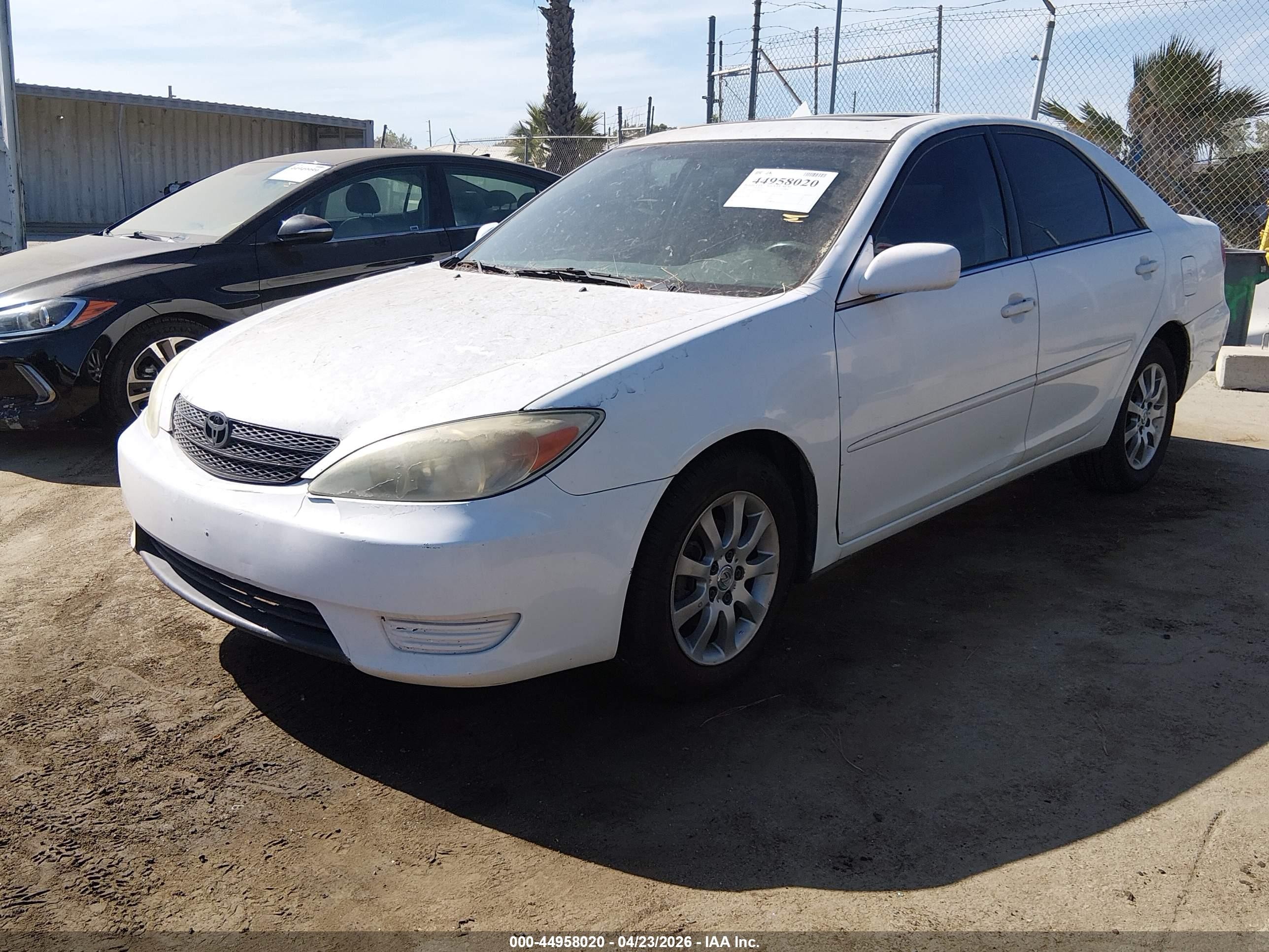 2003 Toyota Camry Le V6 White vin: 4T1BF32K43U046057