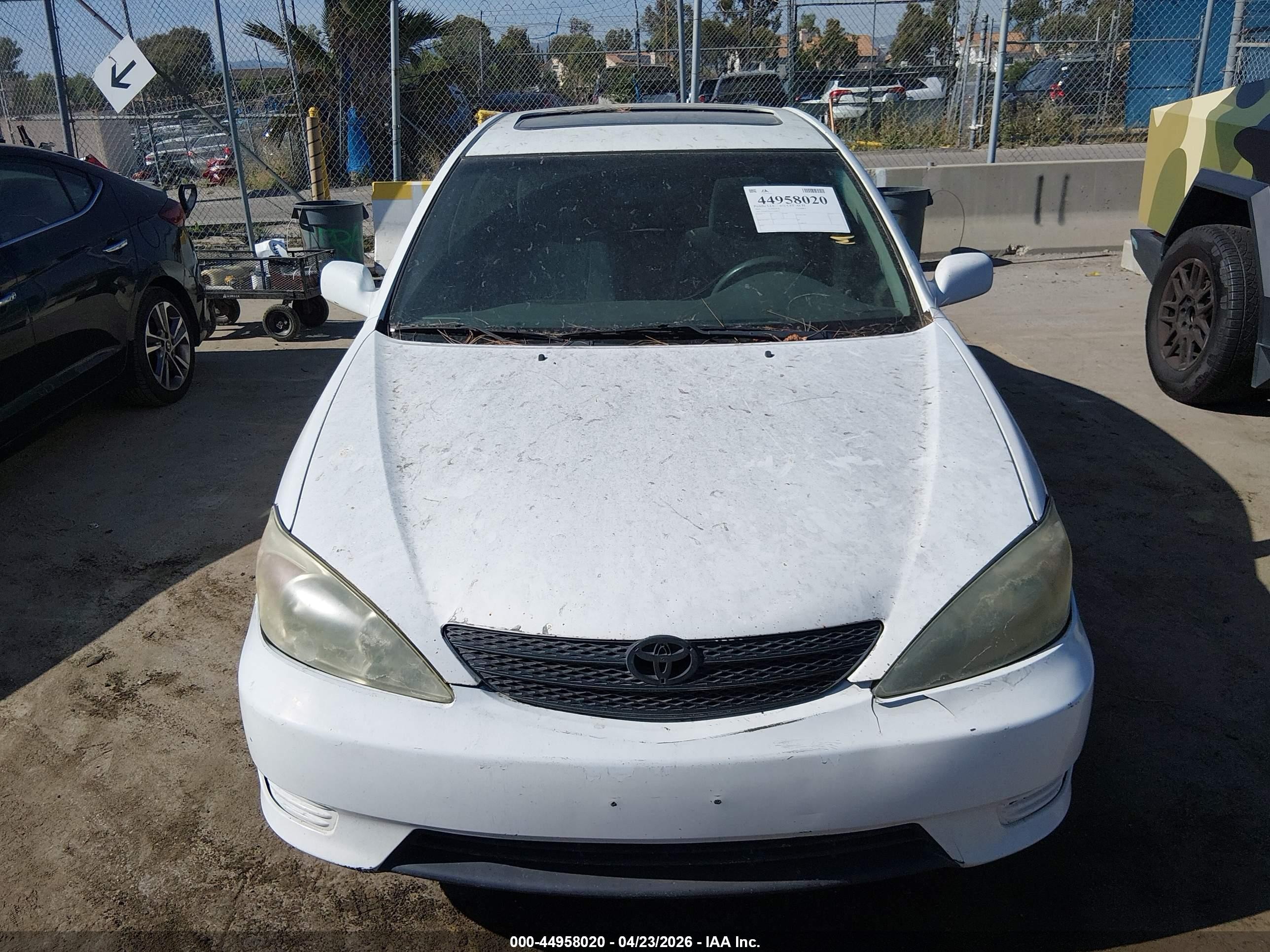 2003 Toyota Camry Le V6 White vin: 4T1BF32K43U046057