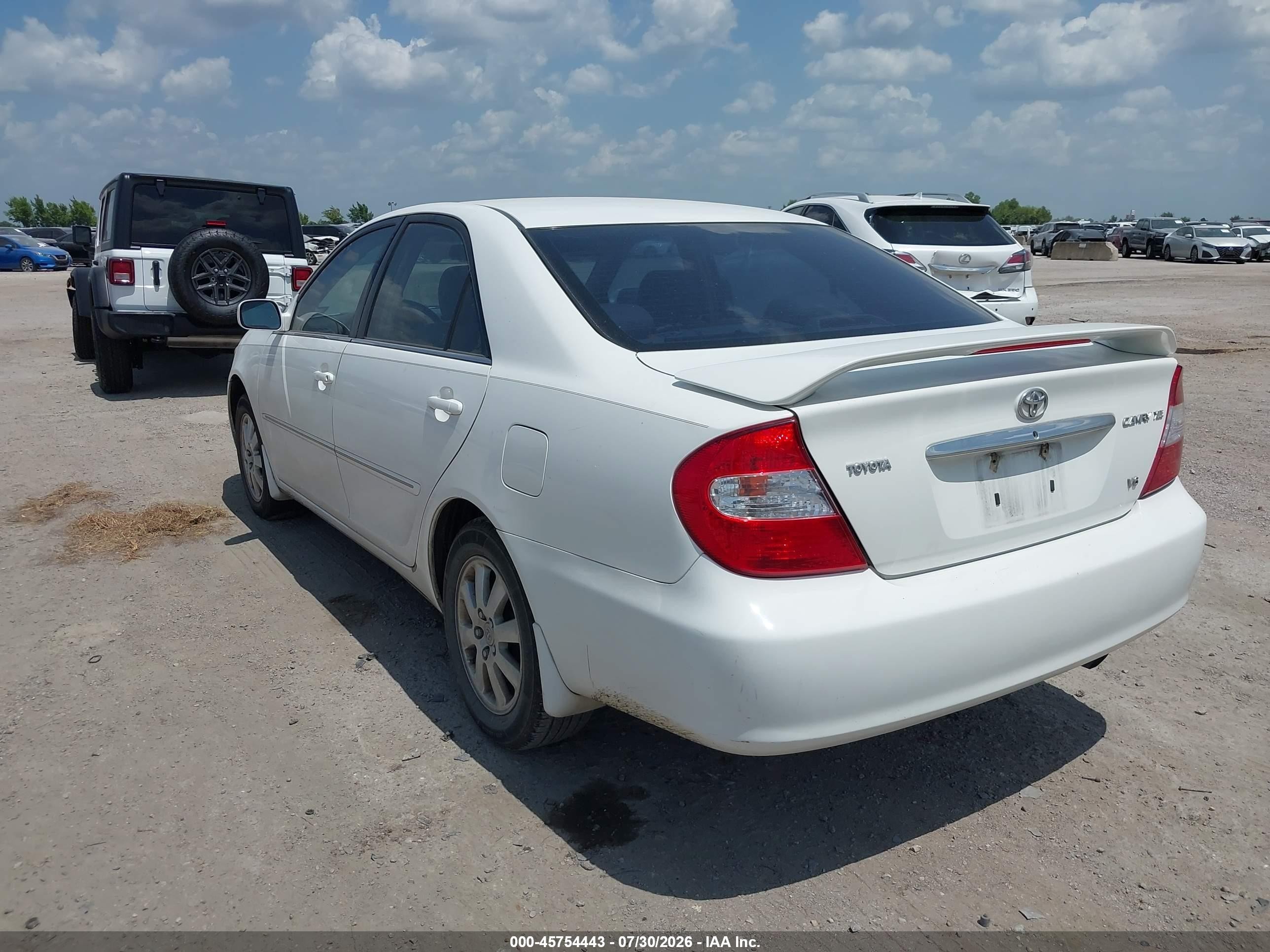 2004 Toyota Camry Xle V6 White vin: 4T1BF32K44U079786