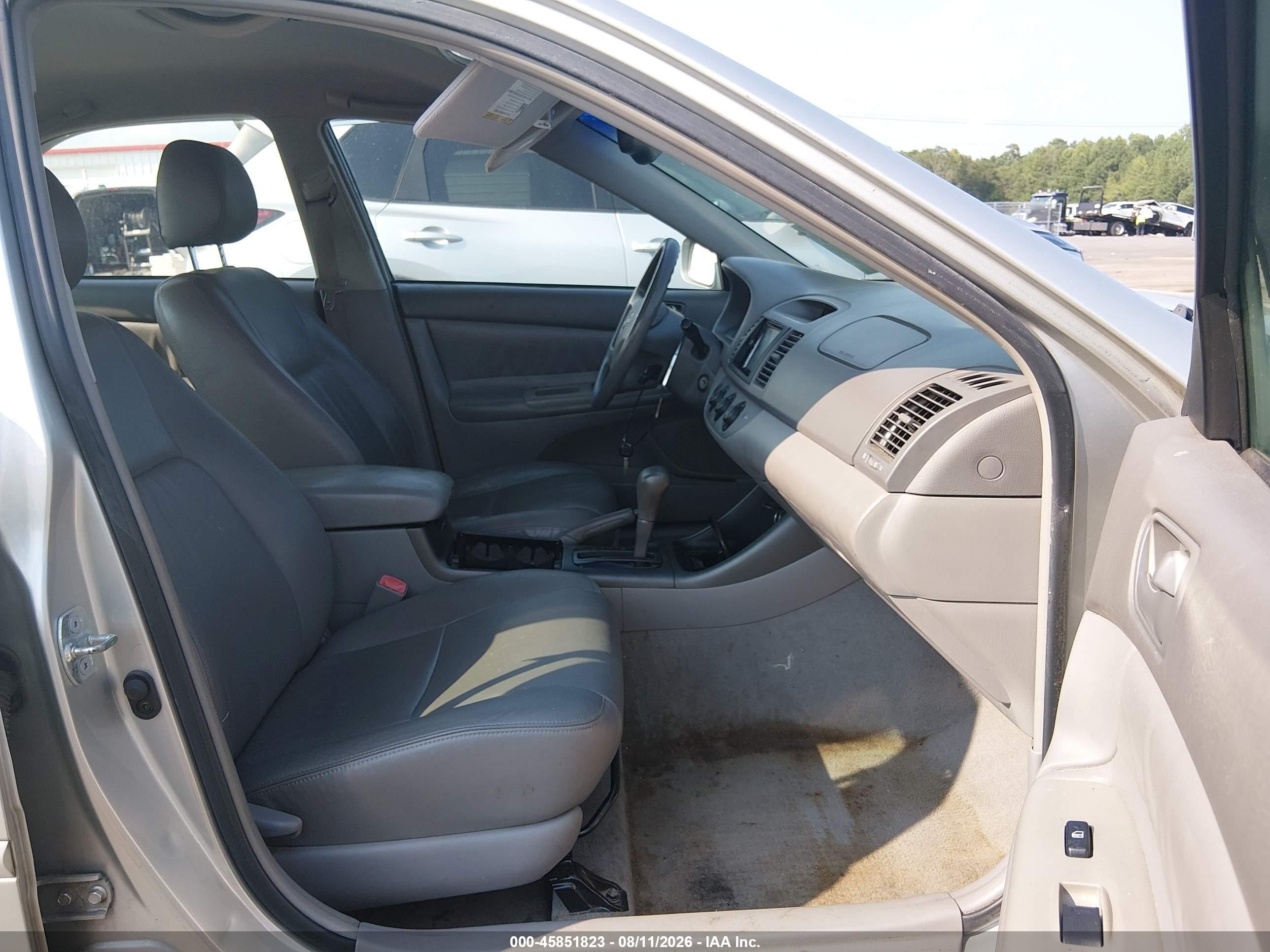 2004 Toyota Camry Le V6 Silver vin: 4T1BF32K44U580791
