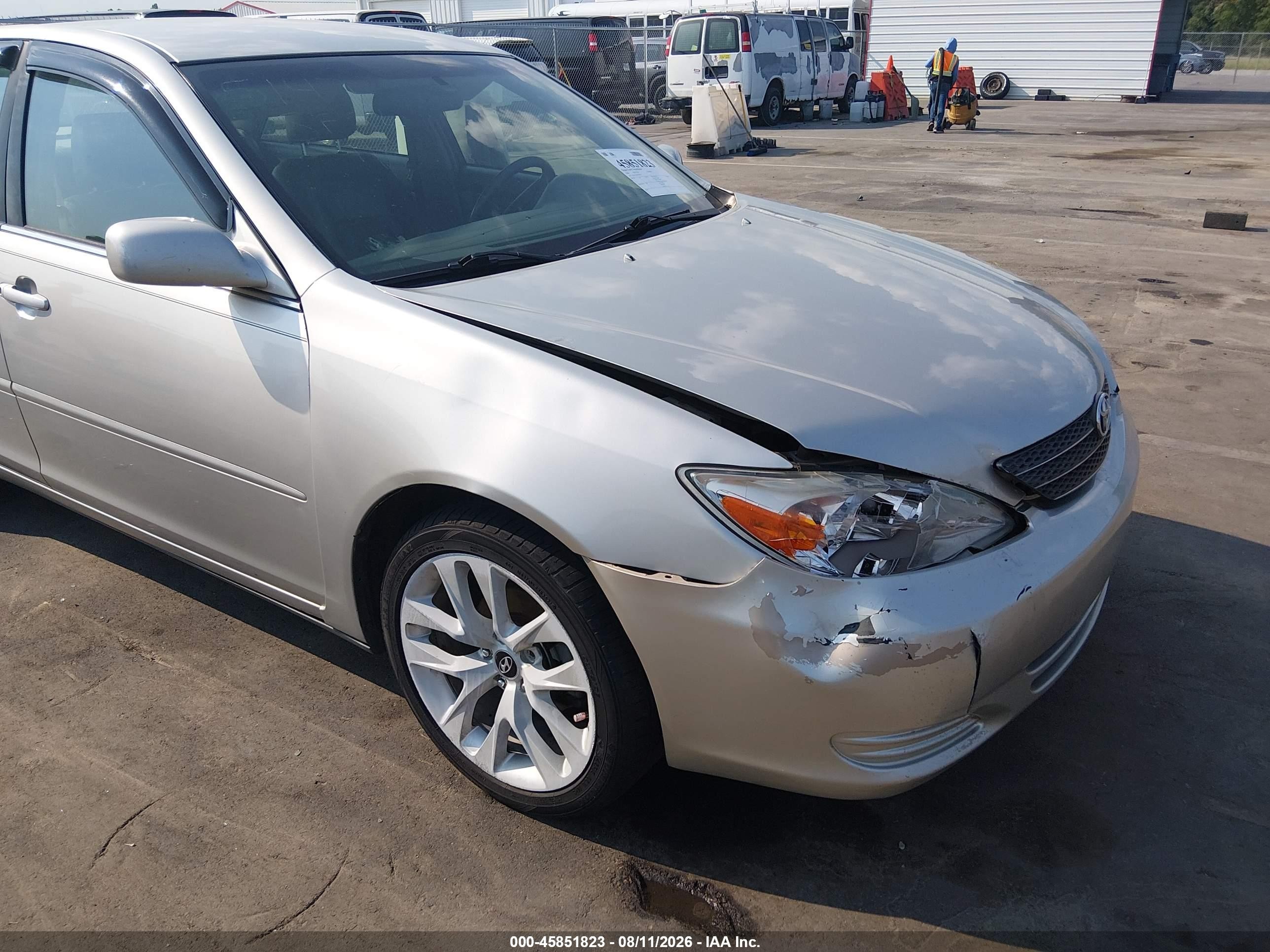 2004 Toyota Camry Le V6 Silver vin: 4T1BF32K44U580791