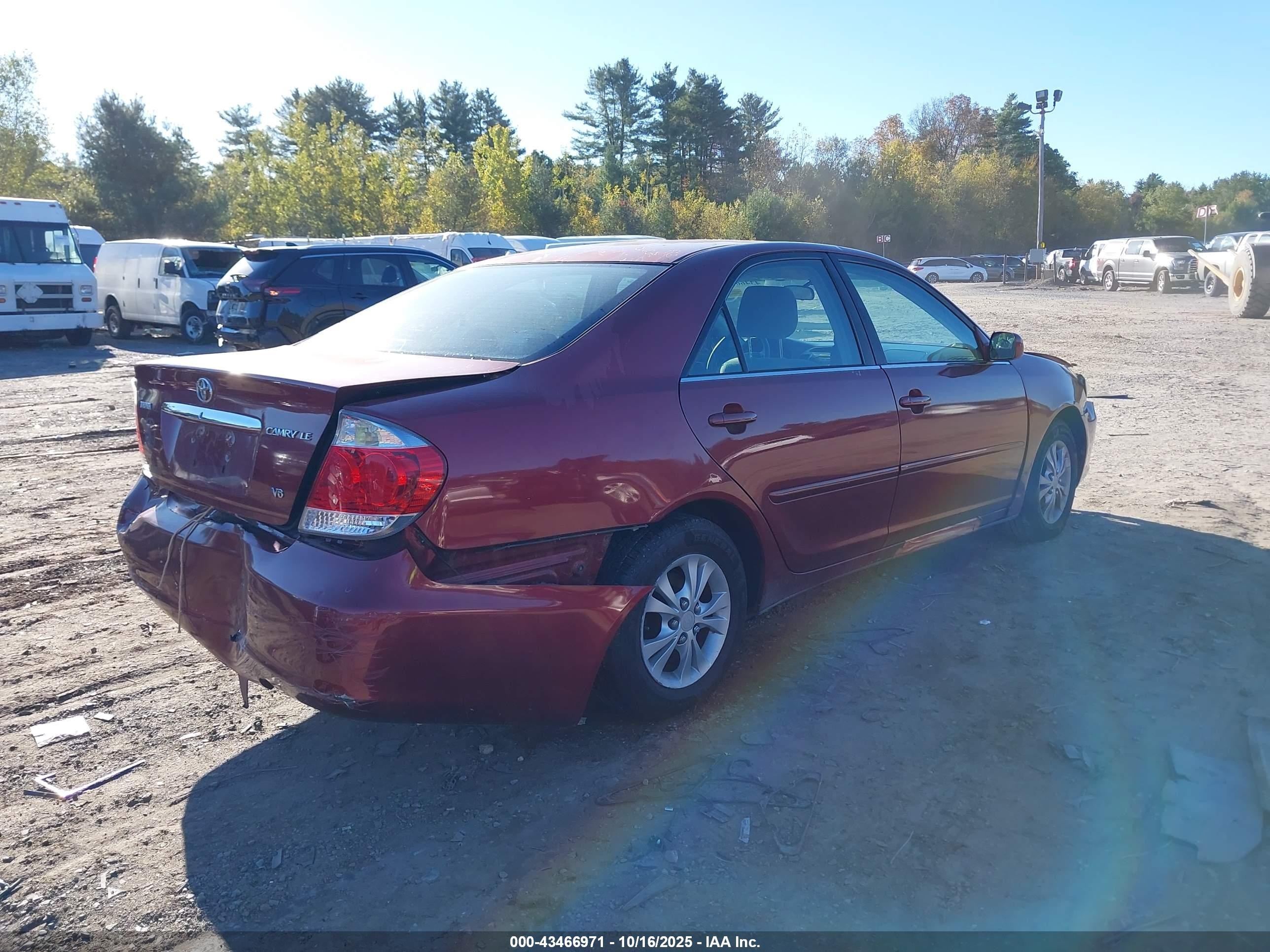 2005 Toyota Camry Le V6 Red vin: 4T1BF32K45U097660