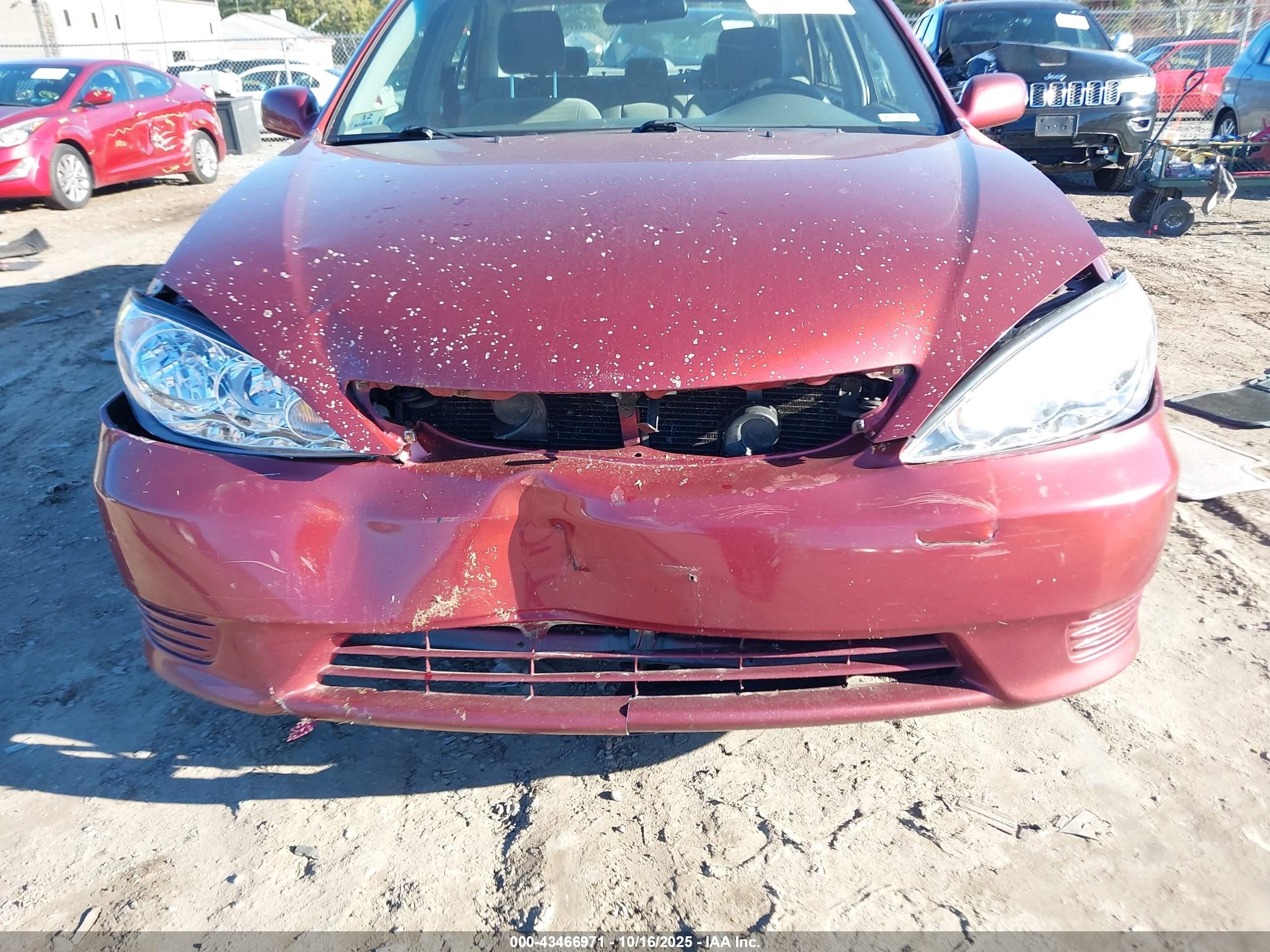 2005 Toyota Camry Le V6 Red vin: 4T1BF32K45U097660