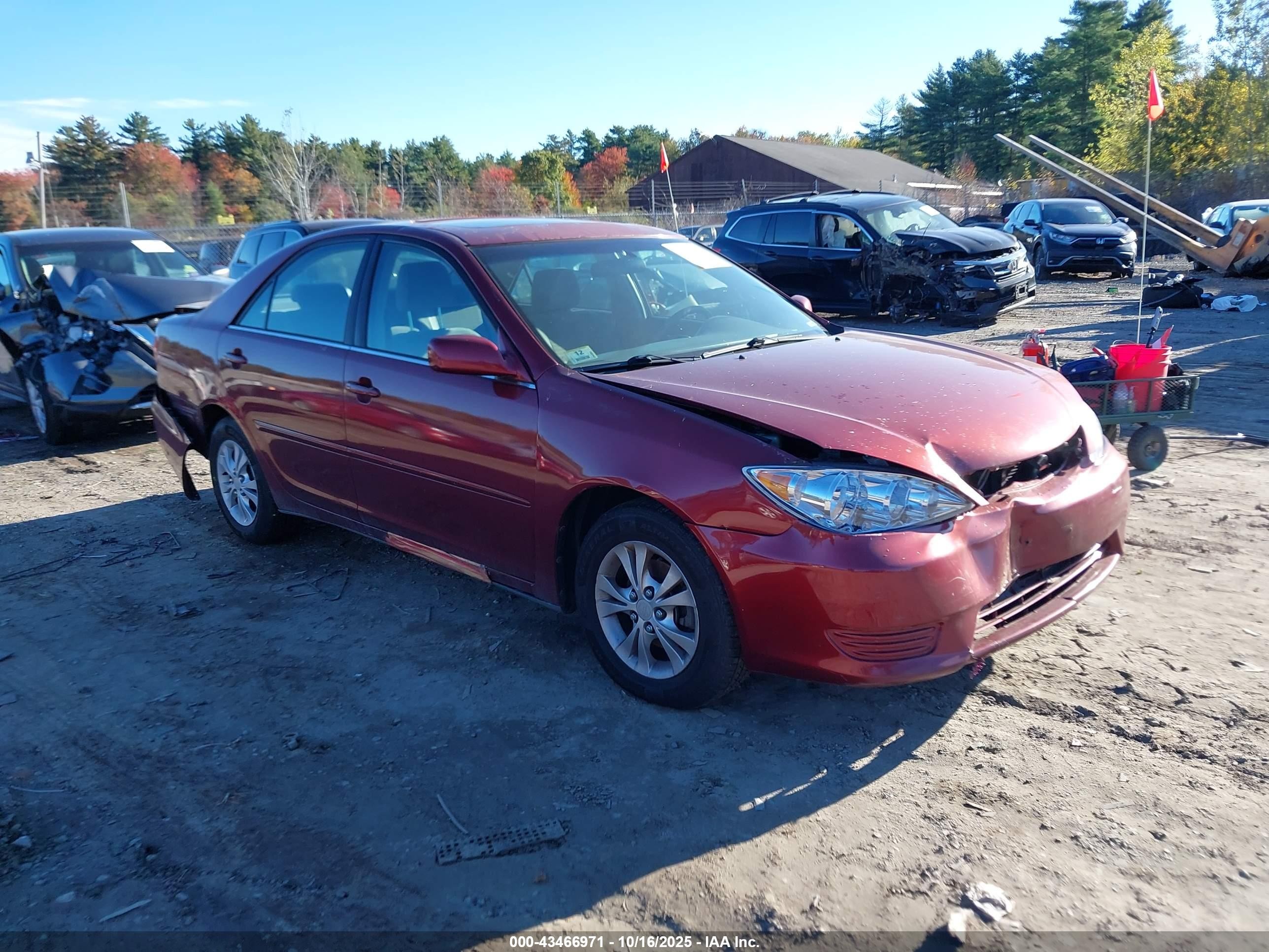 2005 Toyota Camry Le V6 Red vin: 4T1BF32K45U097660