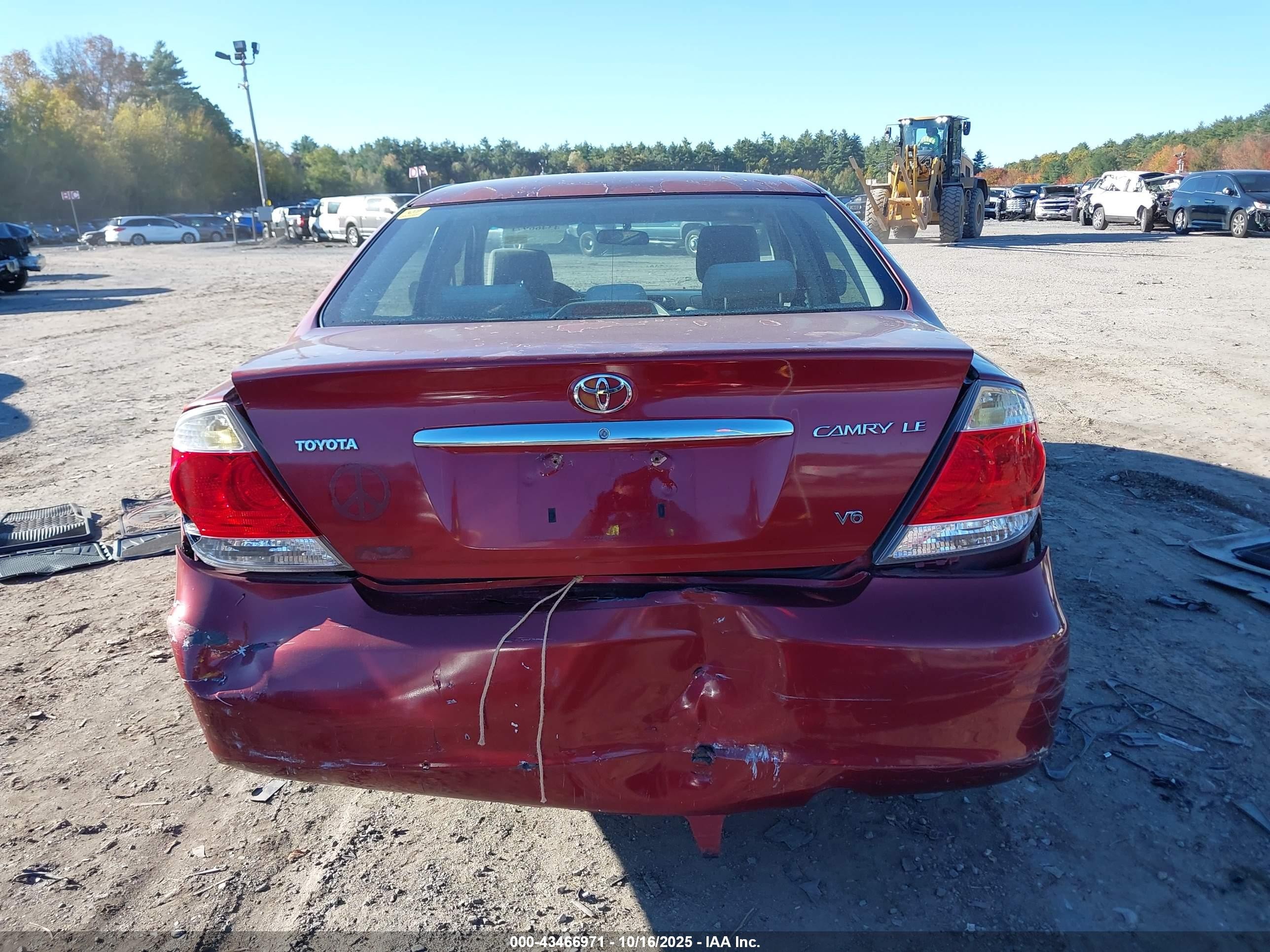 2005 Toyota Camry Le V6 Red vin: 4T1BF32K45U097660
