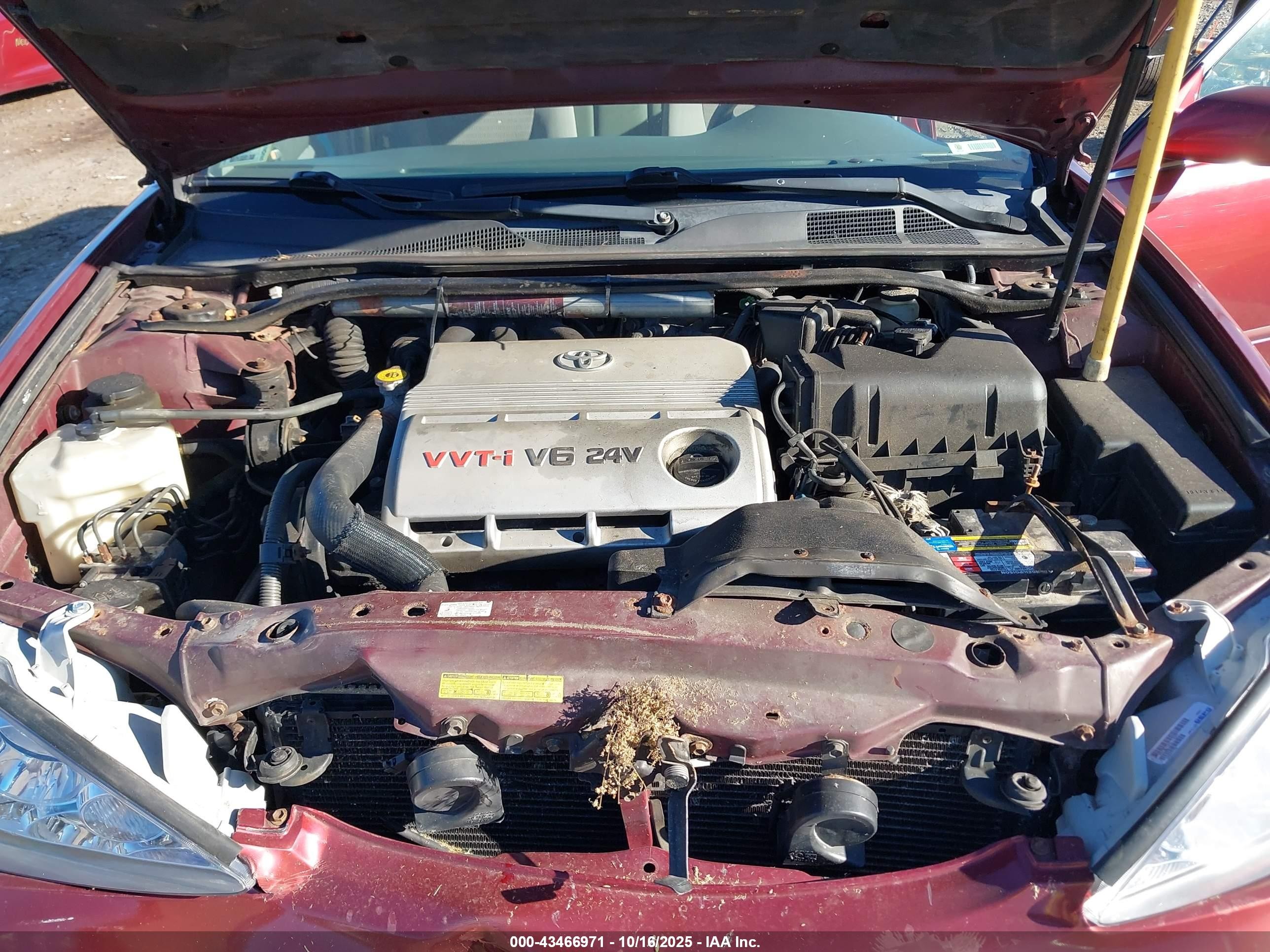 2005 Toyota Camry Le V6 Red vin: 4T1BF32K45U097660