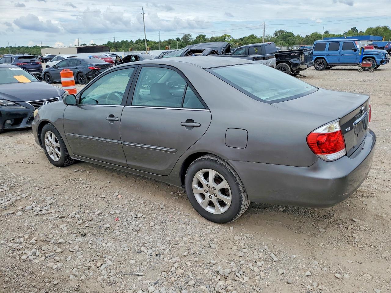 2005 Toyota Camry Xle V6 Gray vin: 4T1BF32K45U601740