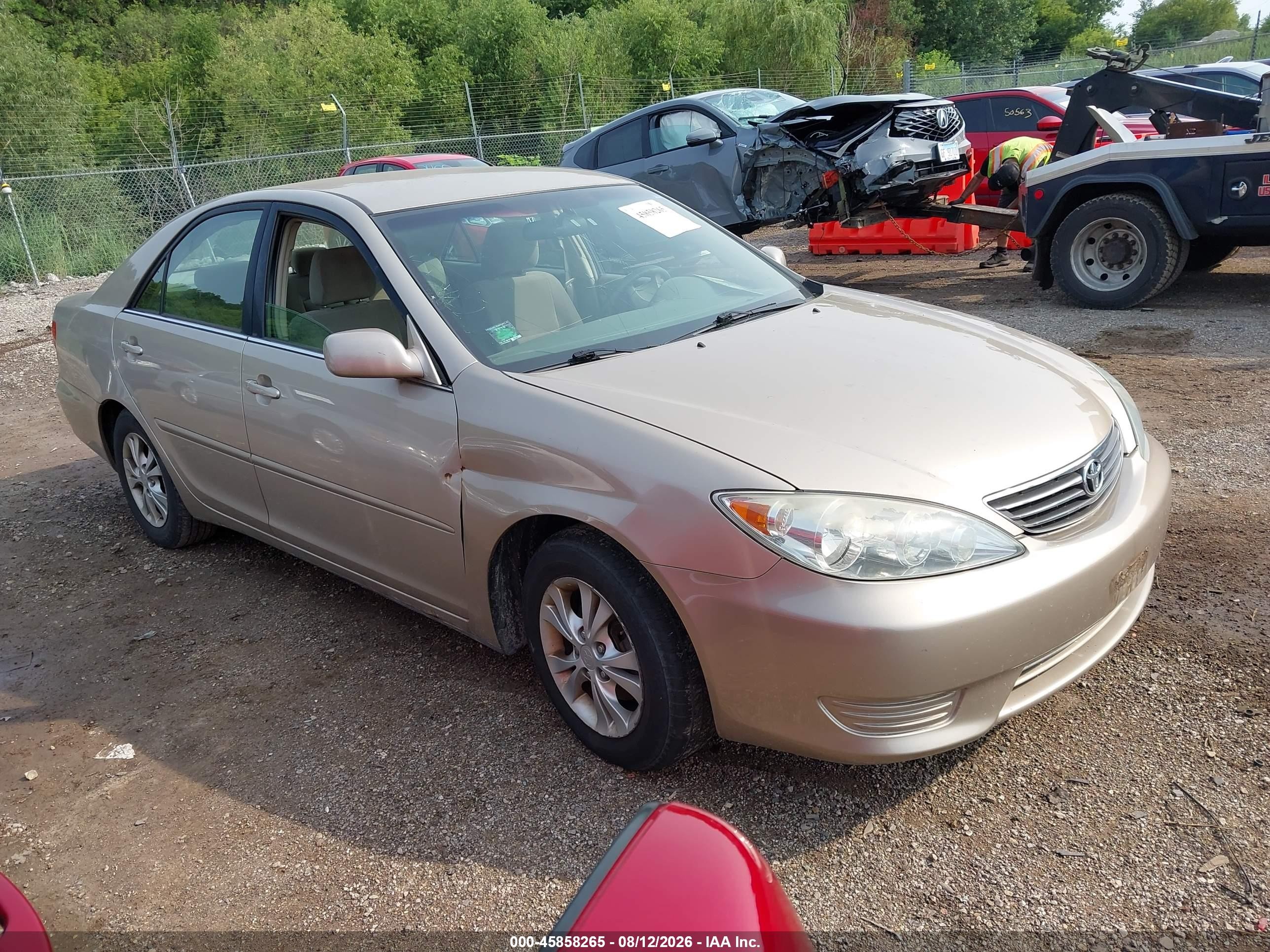 2005 Toyota Camry Le V6 Gold vin: 4T1BF32K45U606209