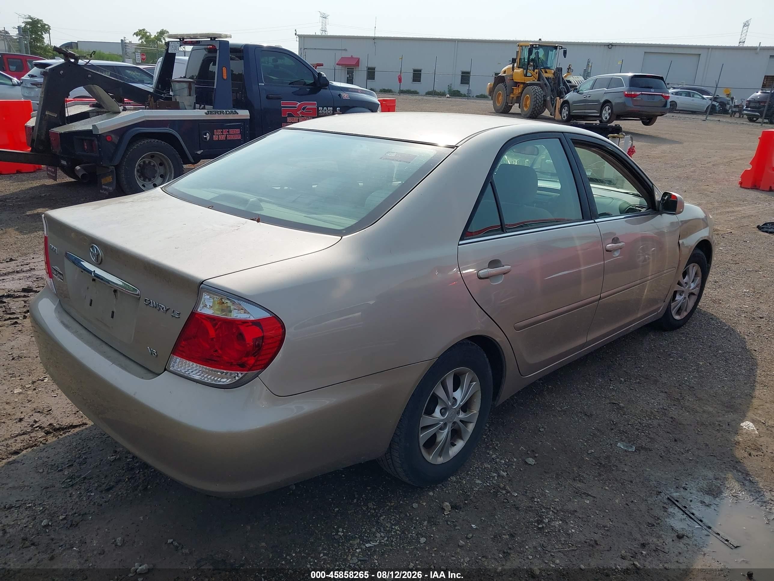 2005 Toyota Camry Le V6 Gold vin: 4T1BF32K45U606209