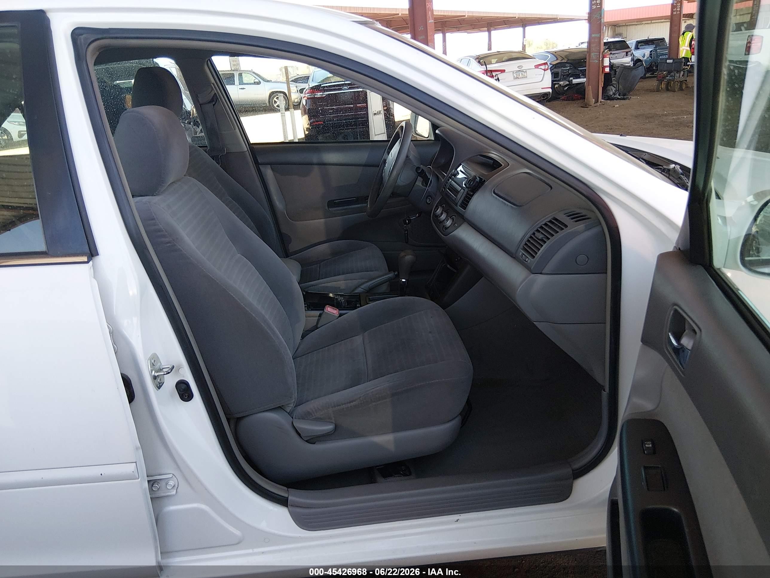 2006 Toyota Camry Le V6 White vin: 4T1BF32K46U622105