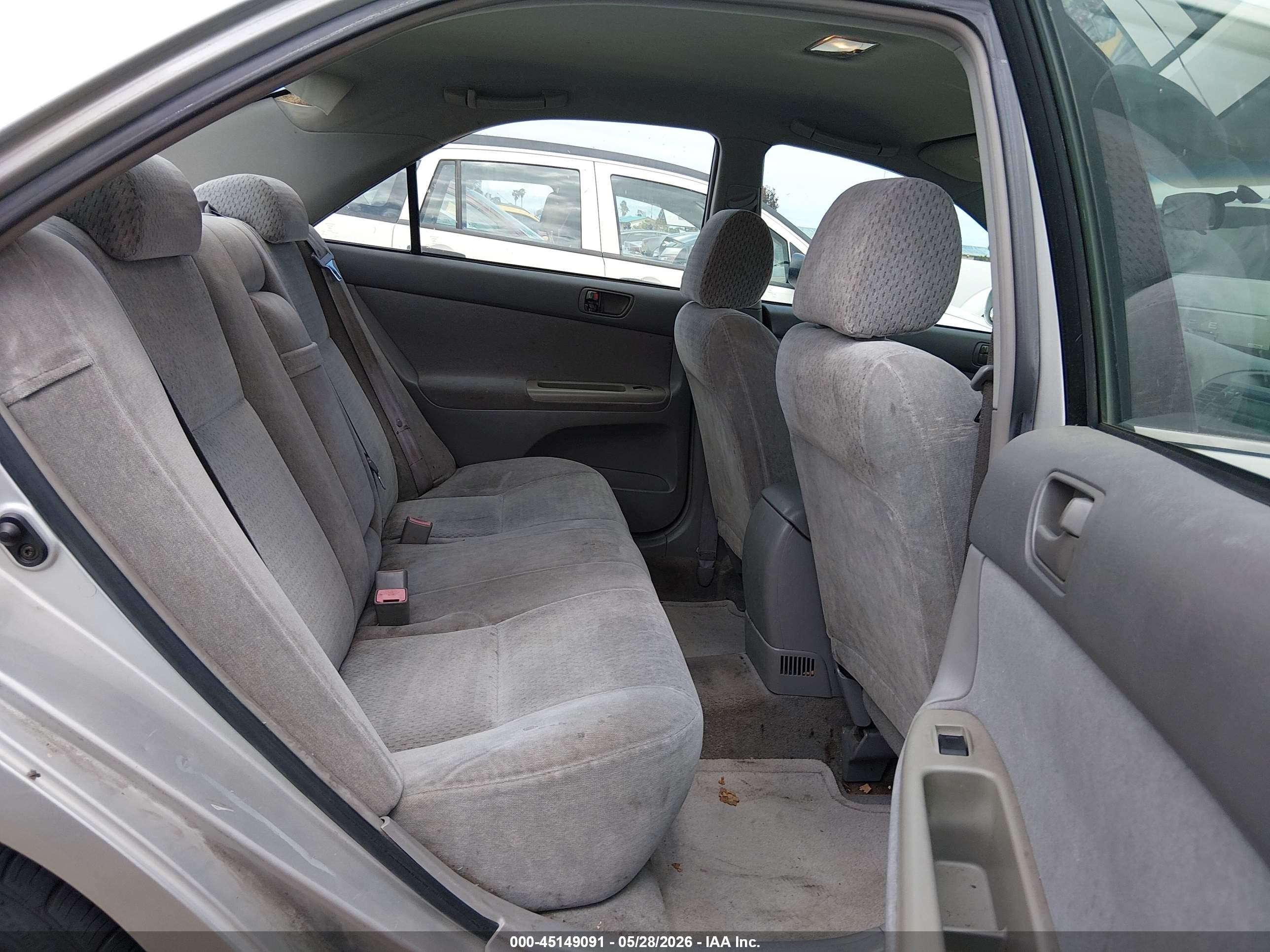 2002 Toyota Camry Le V6 Silver vin: 4T1BF32K52U027631