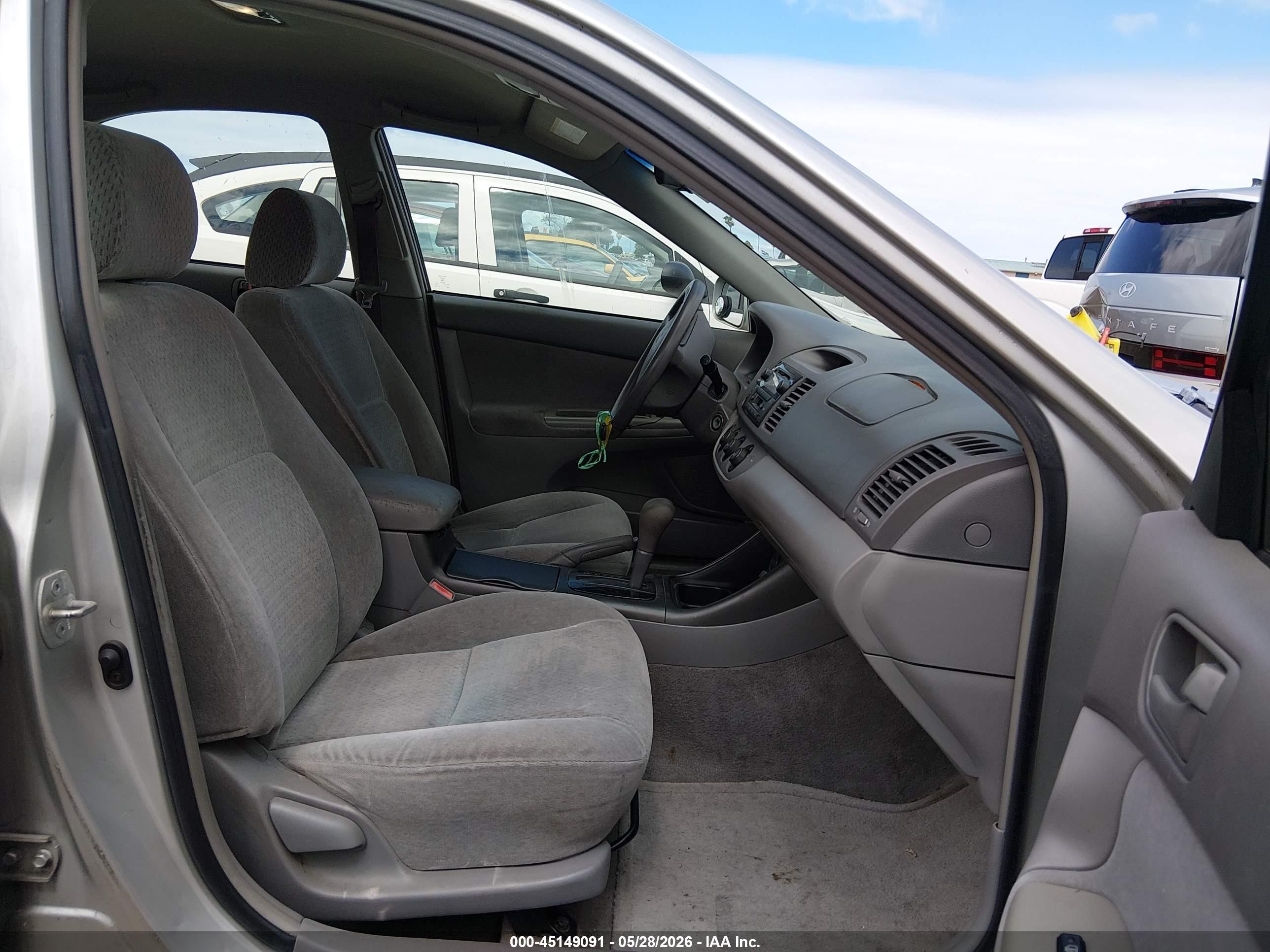 2002 Toyota Camry Le V6 Silver vin: 4T1BF32K52U027631