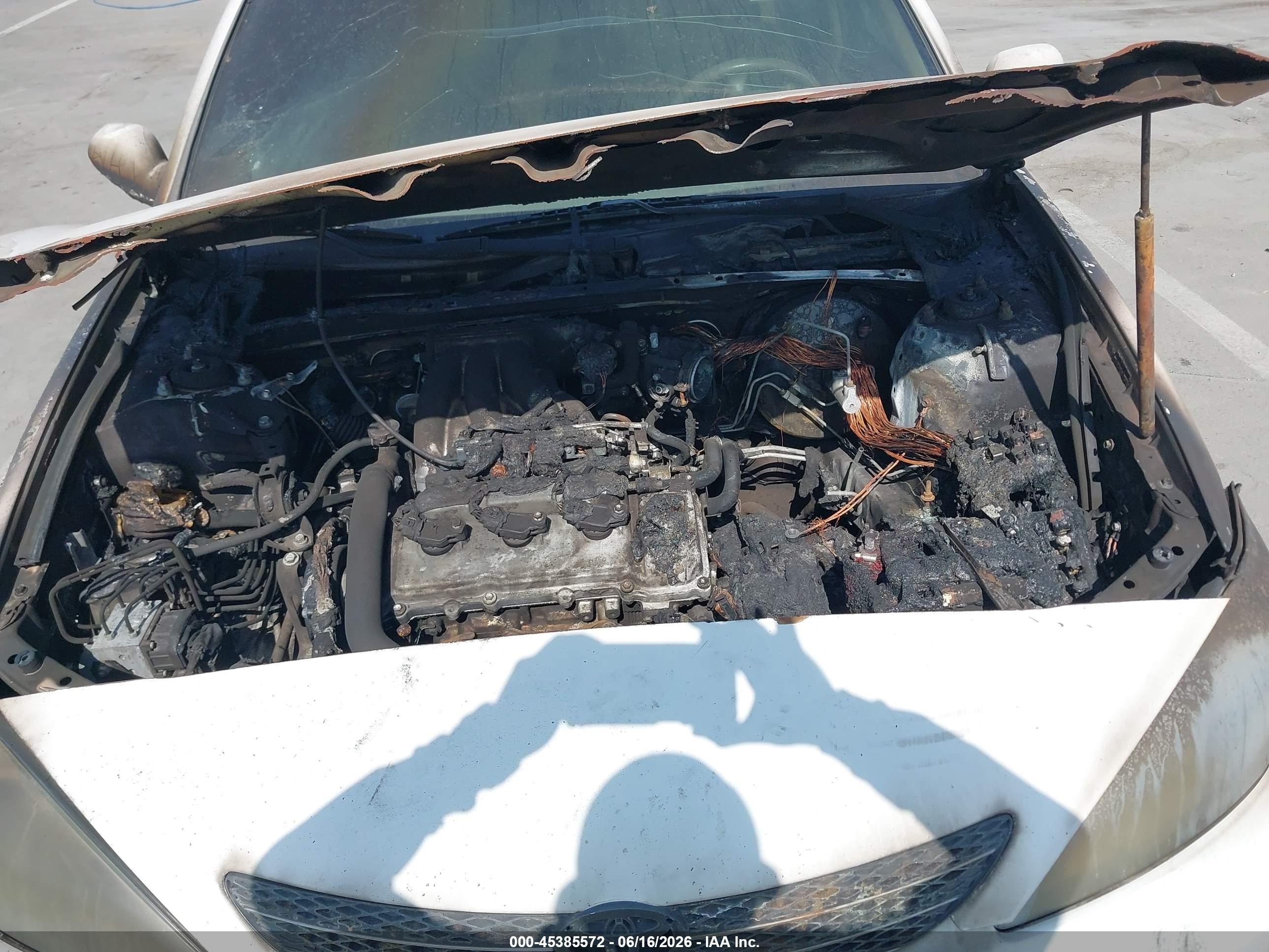 2002 Toyota Camry Le V6 White vin: 4T1BF32K52U030772