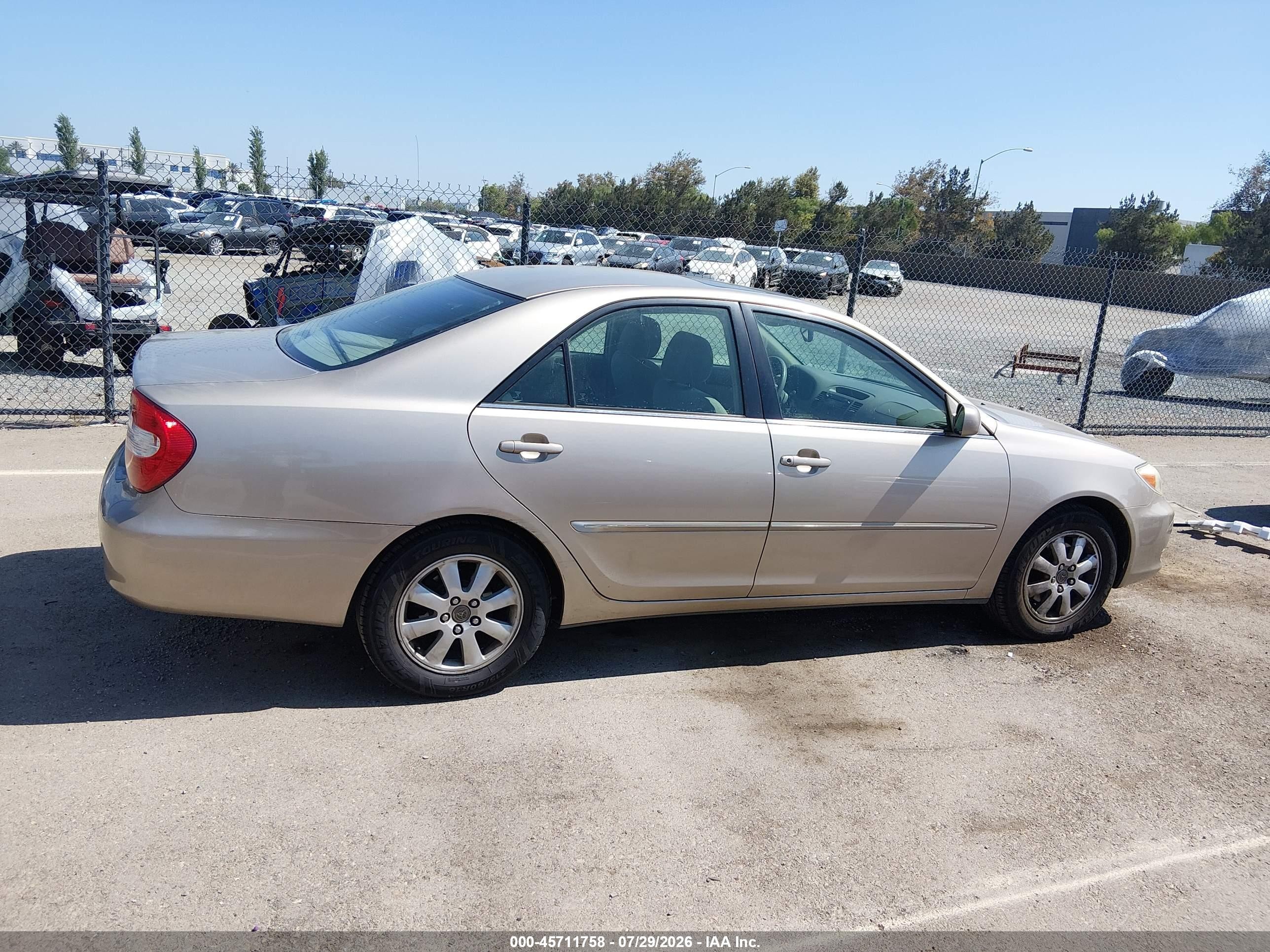 2002 Toyota Camry Xle Champagne vin: 4T1BF32K52U534769