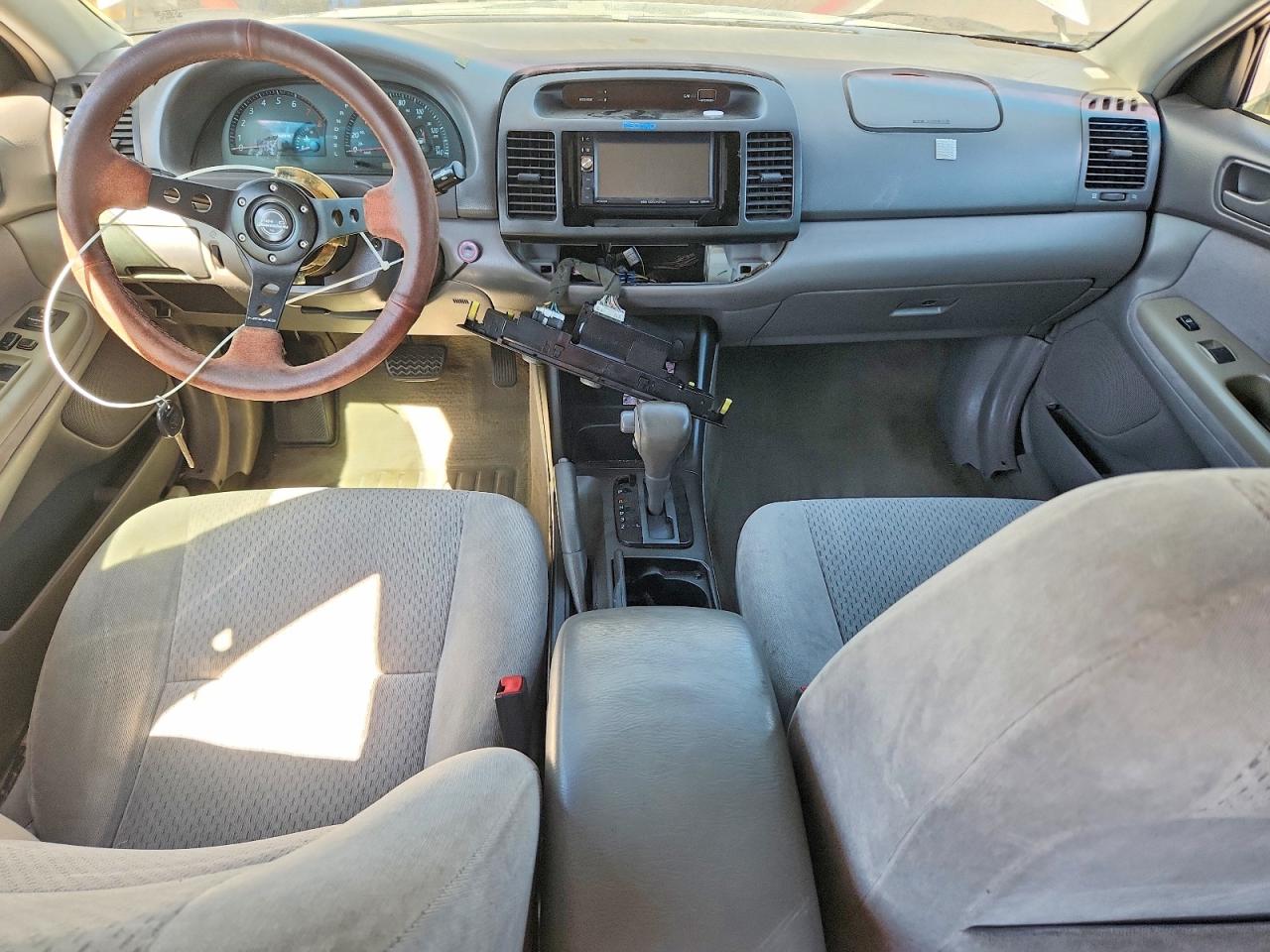 2003 Toyota Camry Le V6 Серебряный vin: 4T1BF32K53U047525