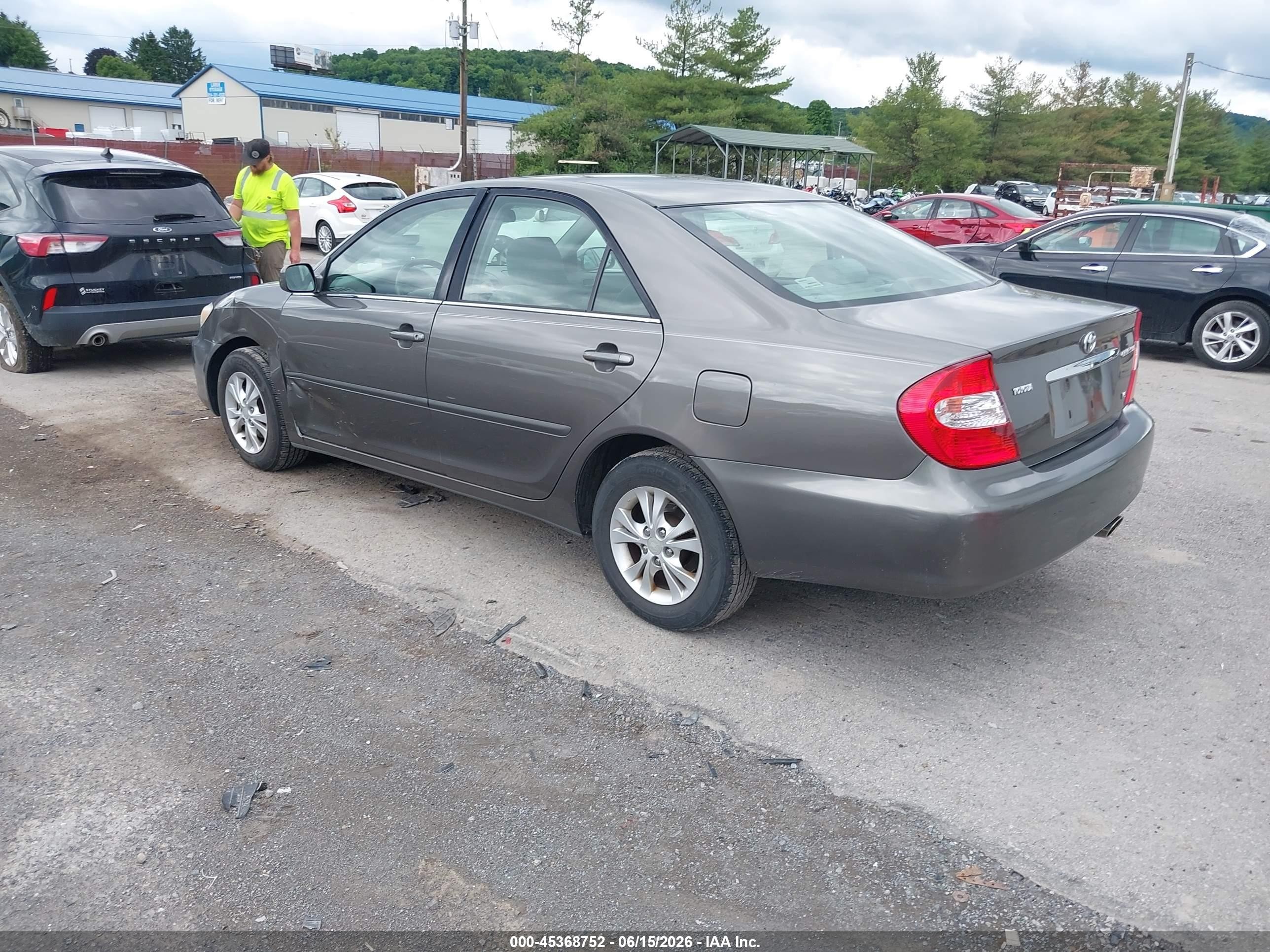 2004 Toyota Camry Le V6 Gray vin: 4T1BF32K54U582582