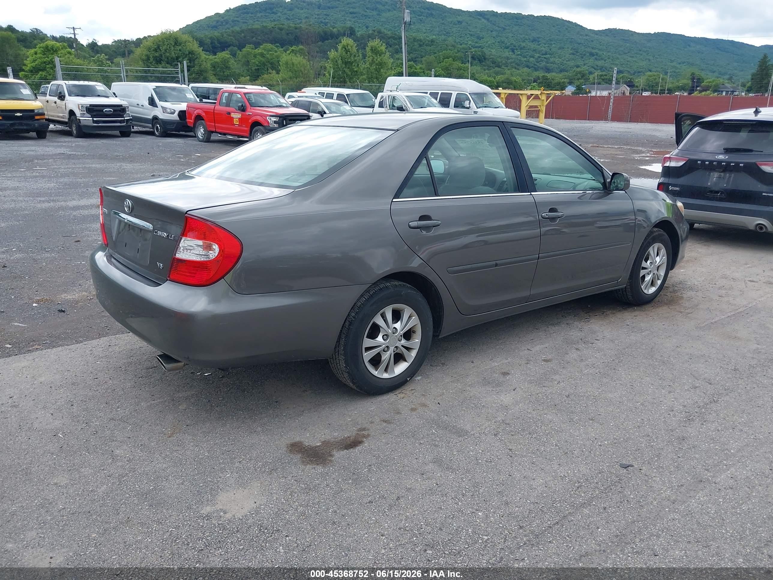 2004 Toyota Camry Le V6 Gray vin: 4T1BF32K54U582582
