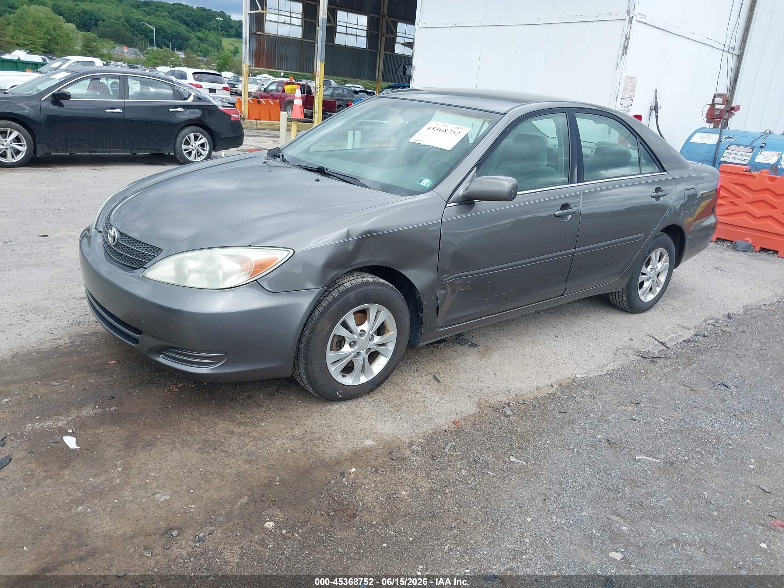2004 Toyota Camry Le V6 Gray vin: 4T1BF32K54U582582