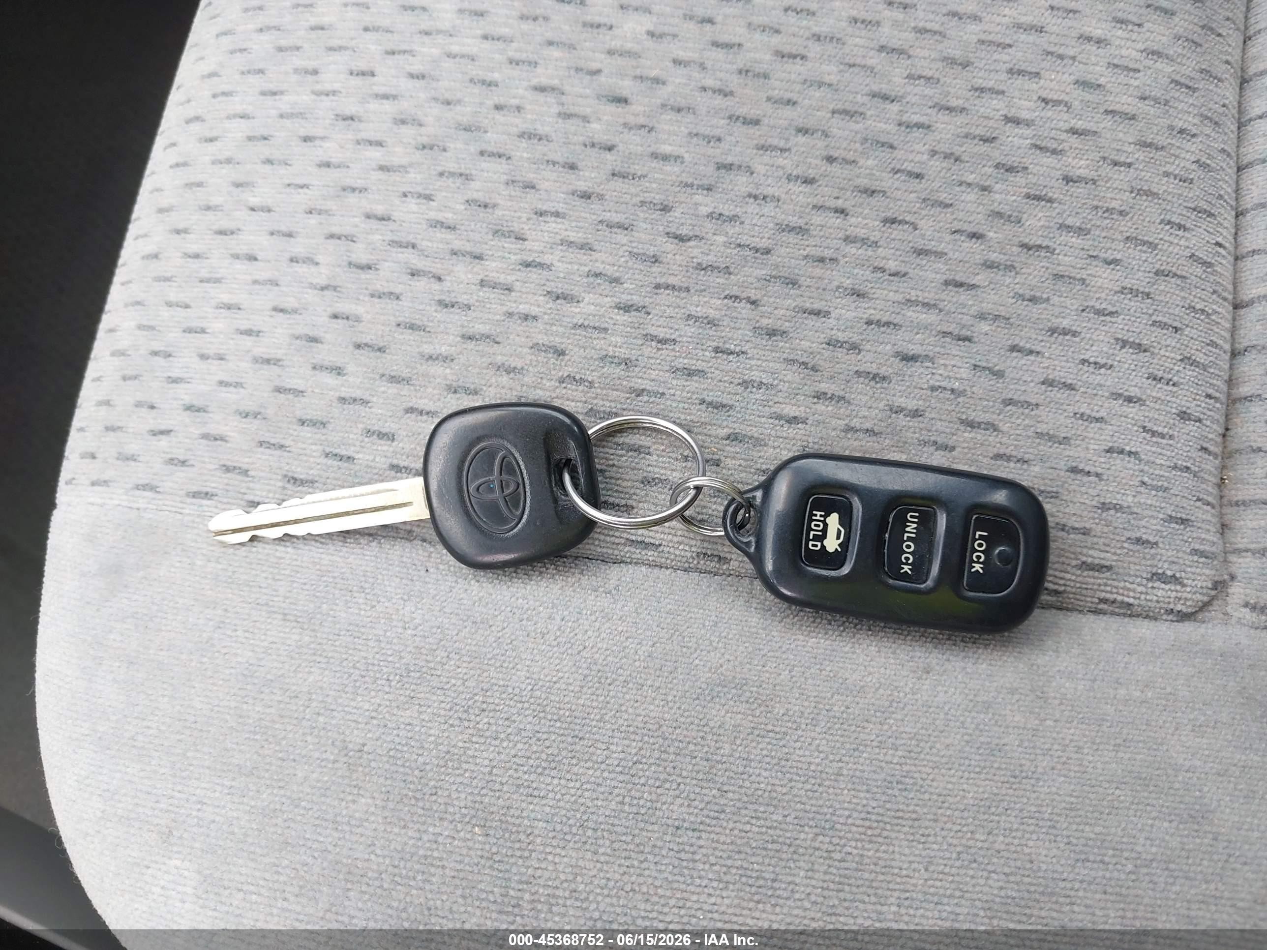 2004 Toyota Camry Le V6 Gray vin: 4T1BF32K54U582582