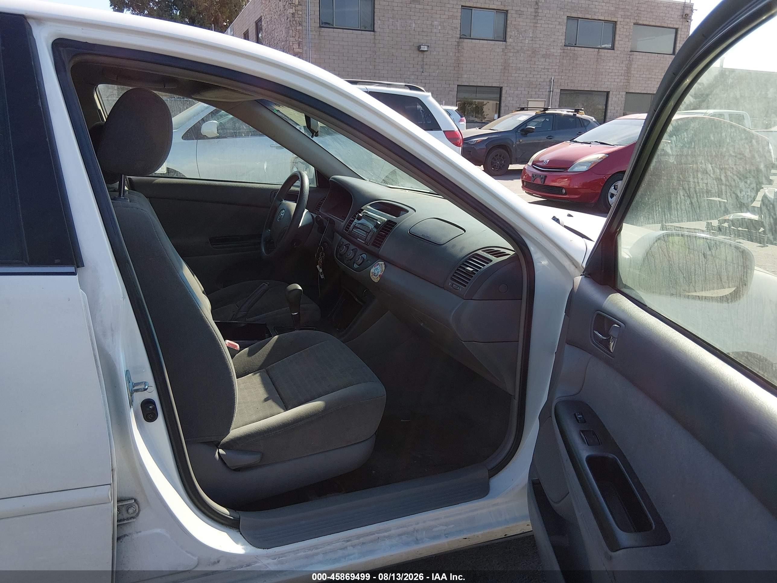2005 Toyota Camry Le V6 White vin: 4T1BF32K55U091057