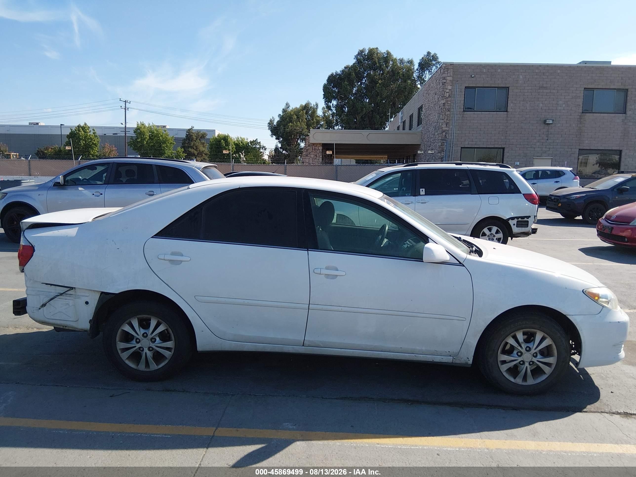 2005 Toyota Camry Le V6 White vin: 4T1BF32K55U091057