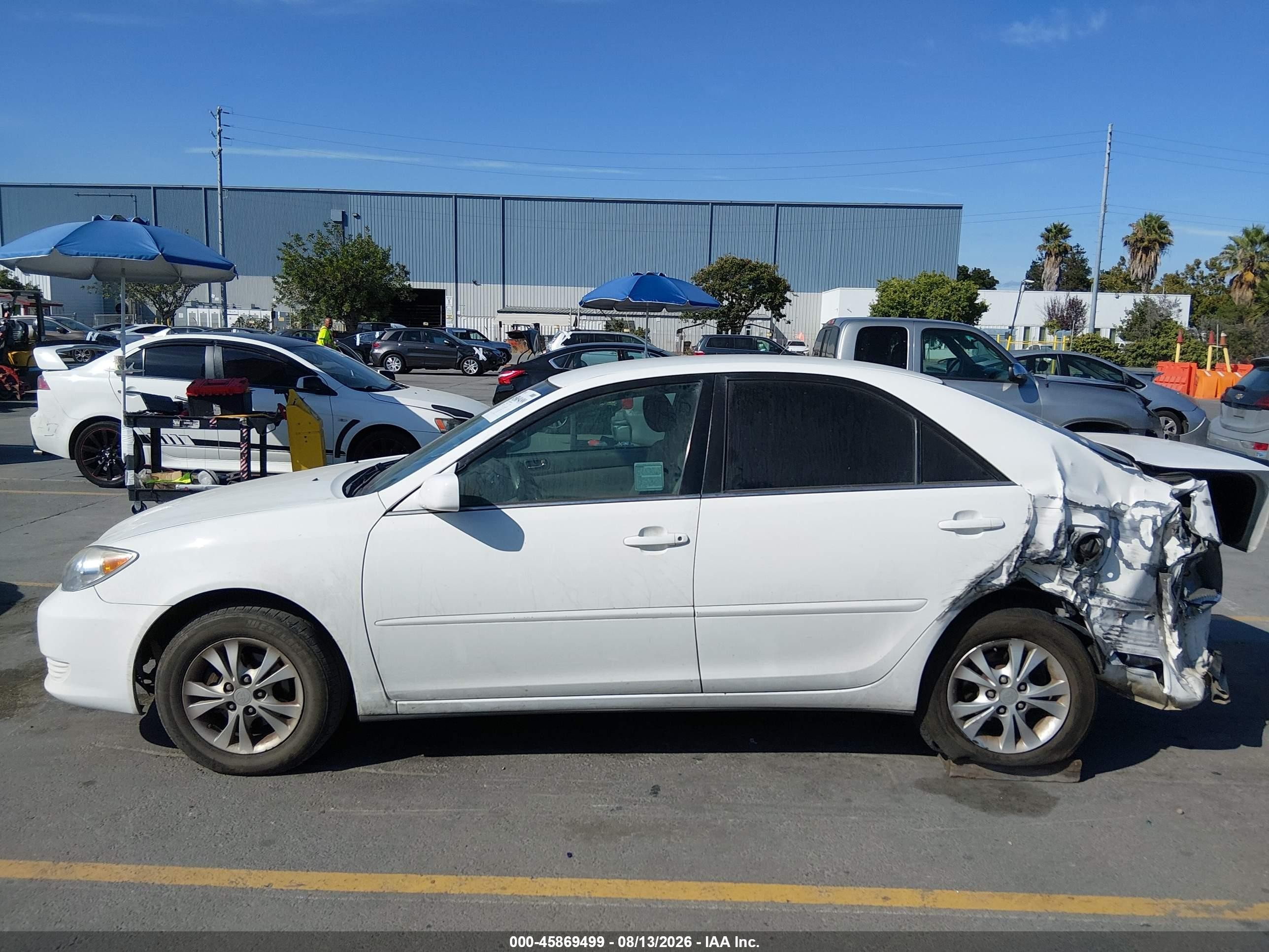 2005 Toyota Camry Le V6 White vin: 4T1BF32K55U091057
