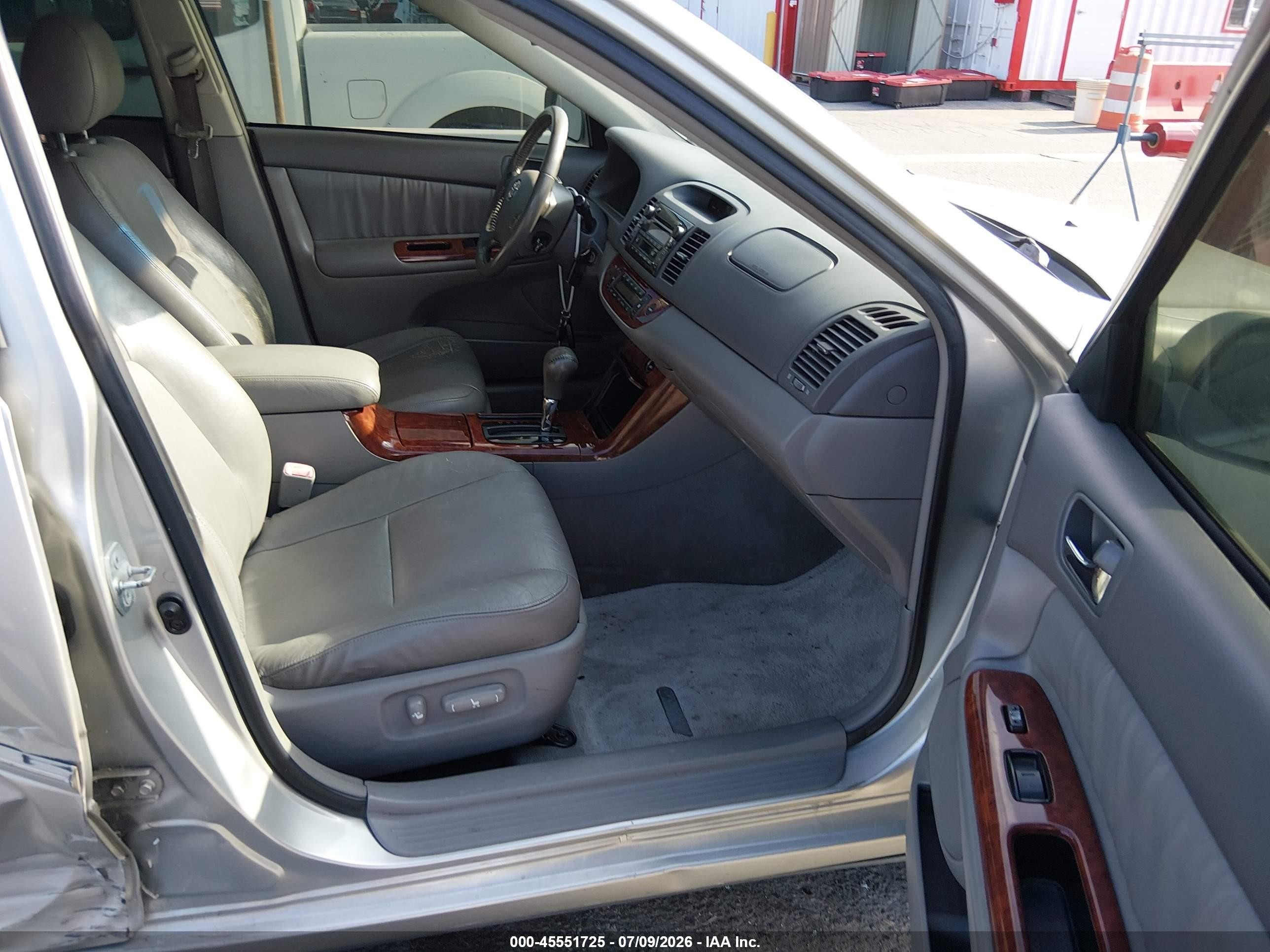 2005 Toyota Camry Xle V6 Серый vin: 4T1BF32K55U609412