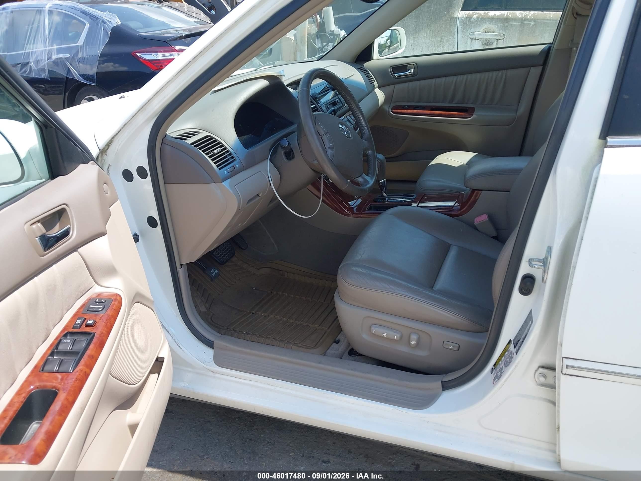 2005 Toyota Camry Xle V6 White vin: 4T1BF32K55U620524