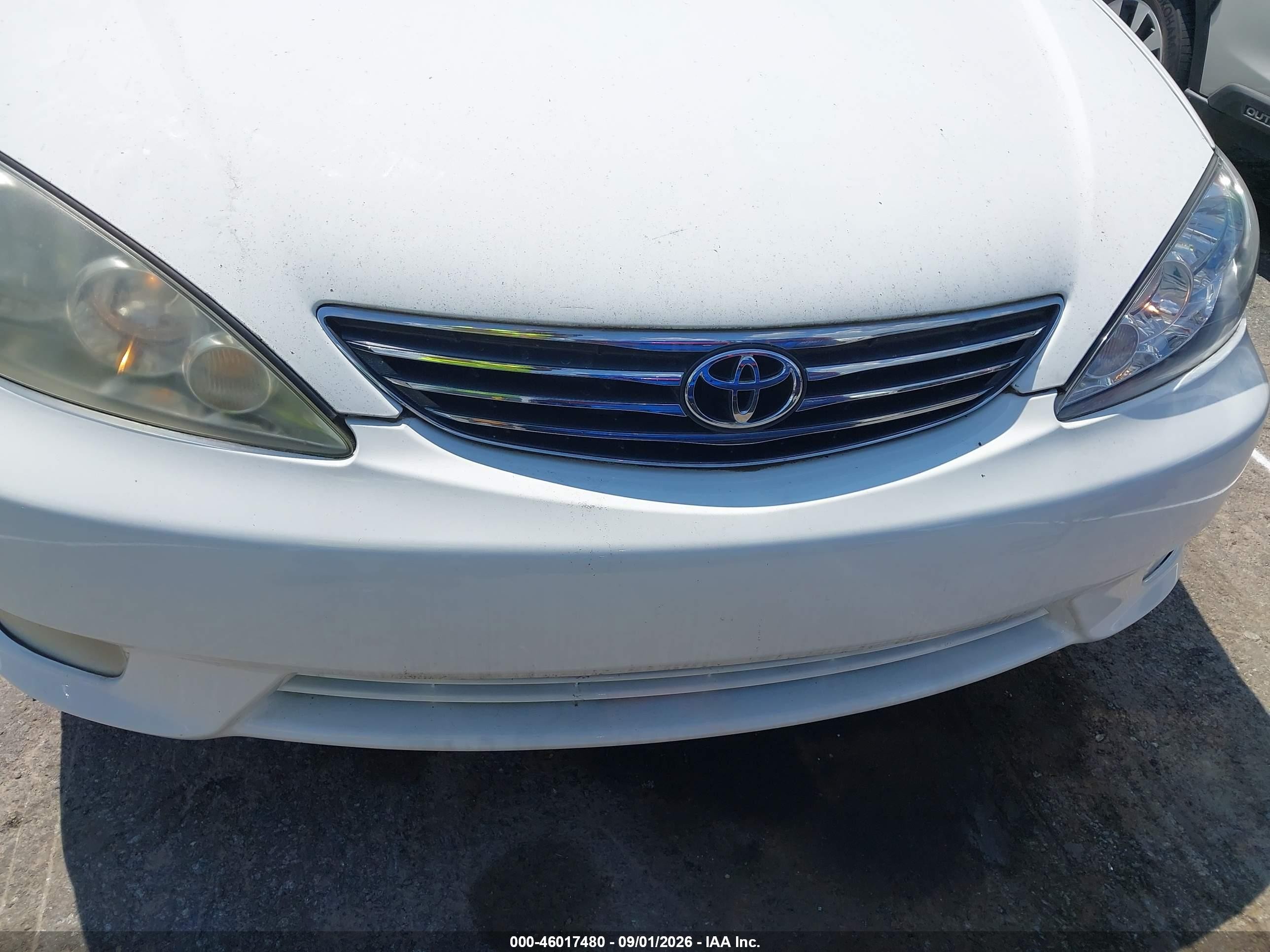 2005 Toyota Camry Xle V6 White vin: 4T1BF32K55U620524