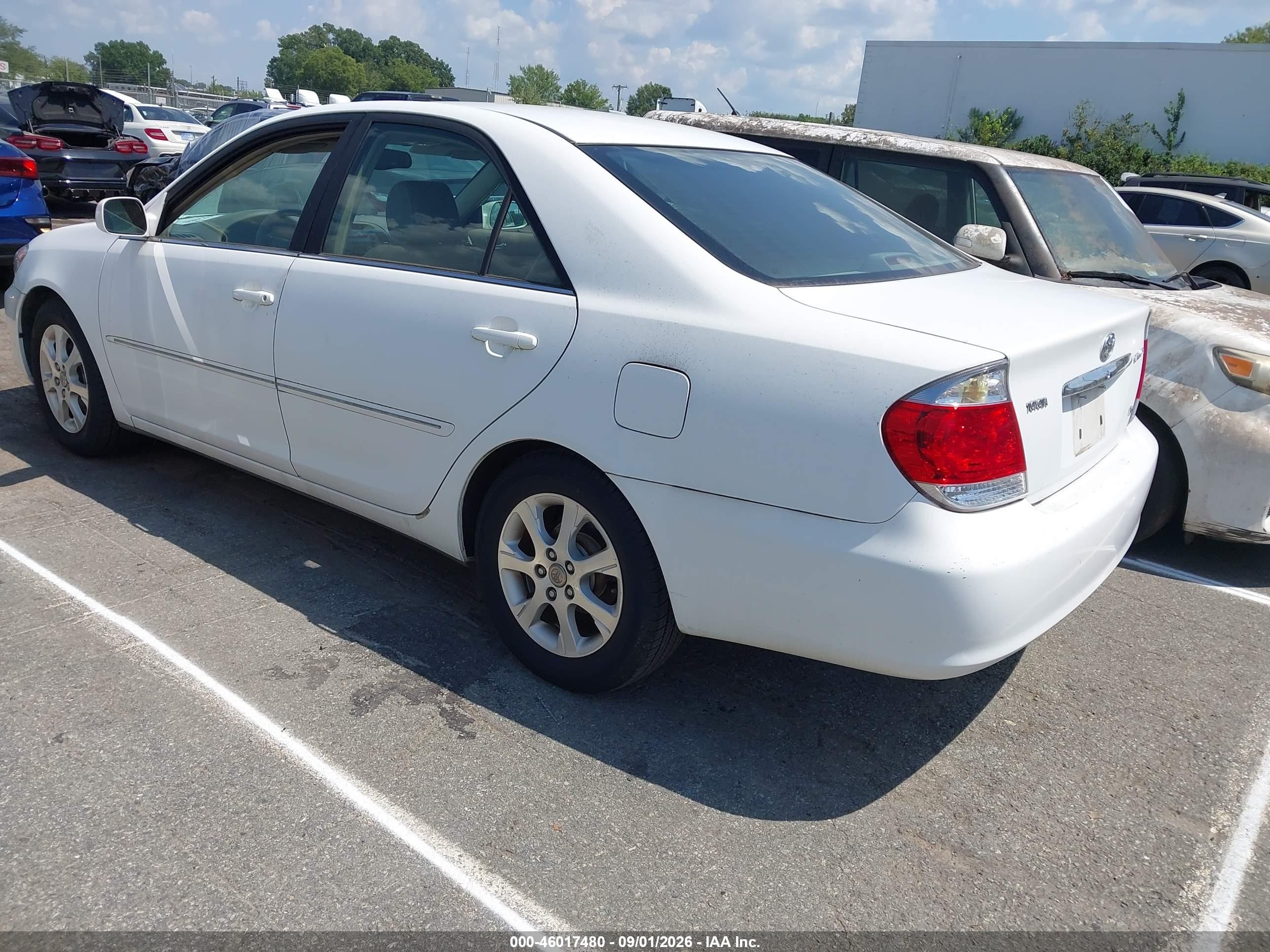 2005 Toyota Camry Xle V6 White vin: 4T1BF32K55U620524