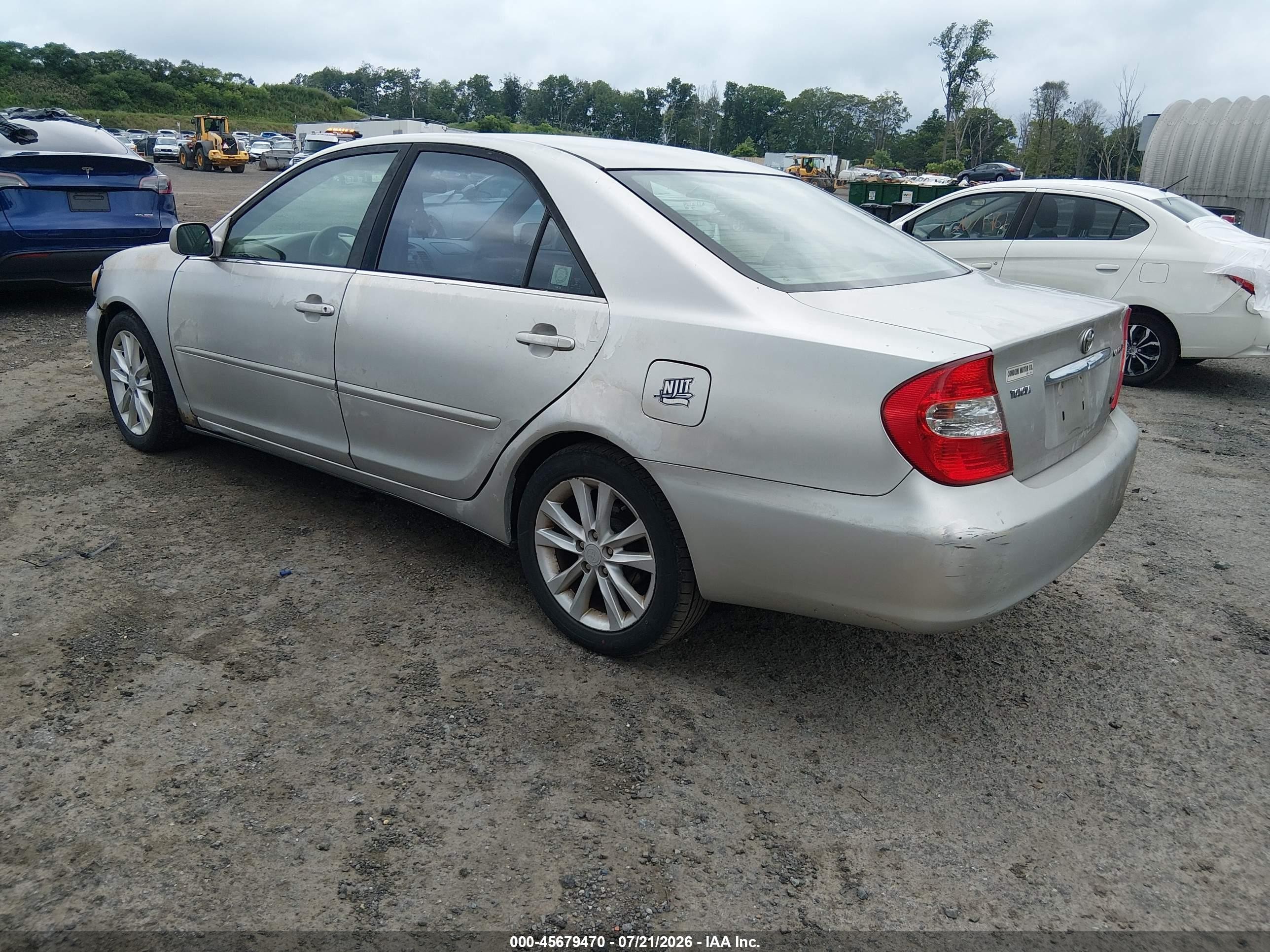 2002 Toyota Camry Le Silver vin: 4T1BF32K62U506642