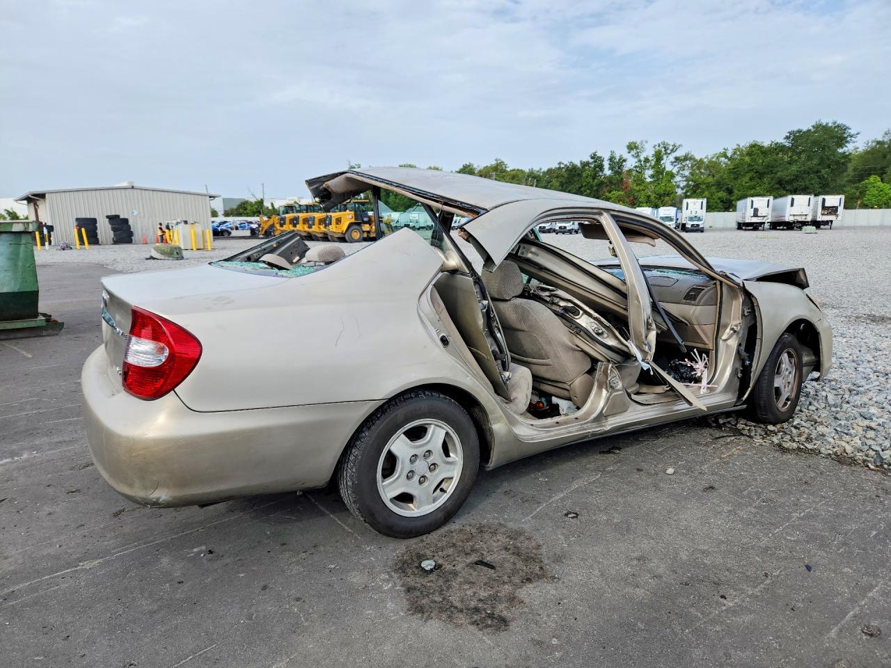 2002 Toyota Camry Gold vin: 4T1BF32K62U540743