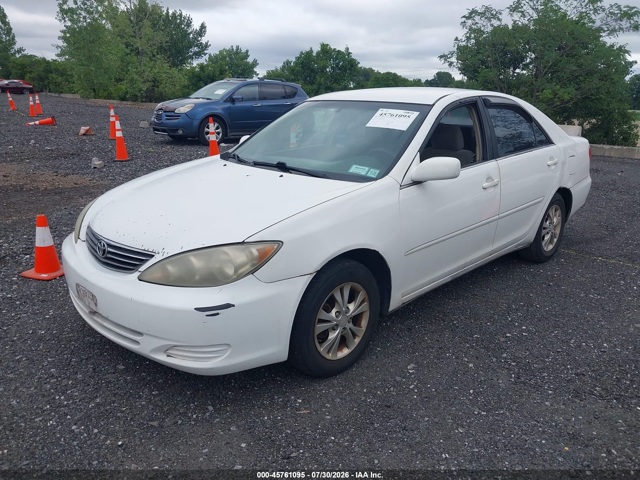2005 Toyota Camry Le/xle/se Белый vin: 4T1BF32K65U087129