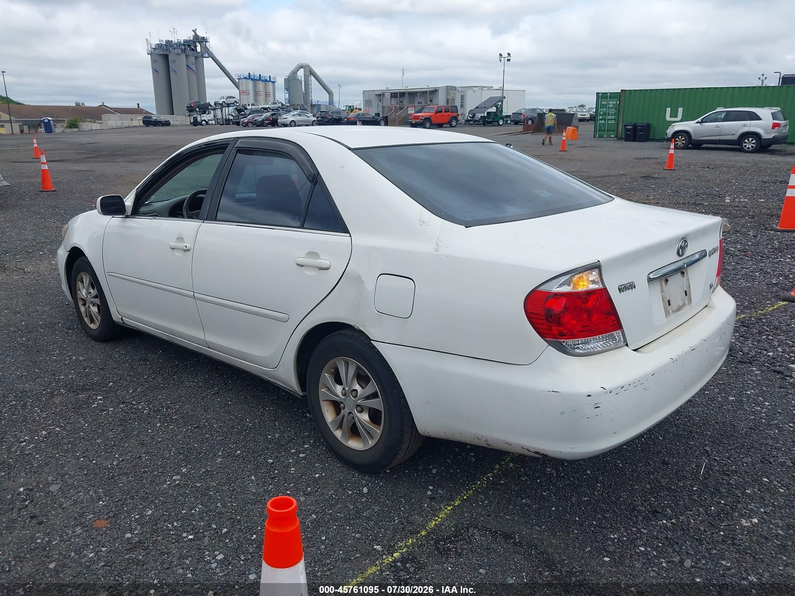 2005 Toyota Camry Le/xle/se Белый vin: 4T1BF32K65U087129